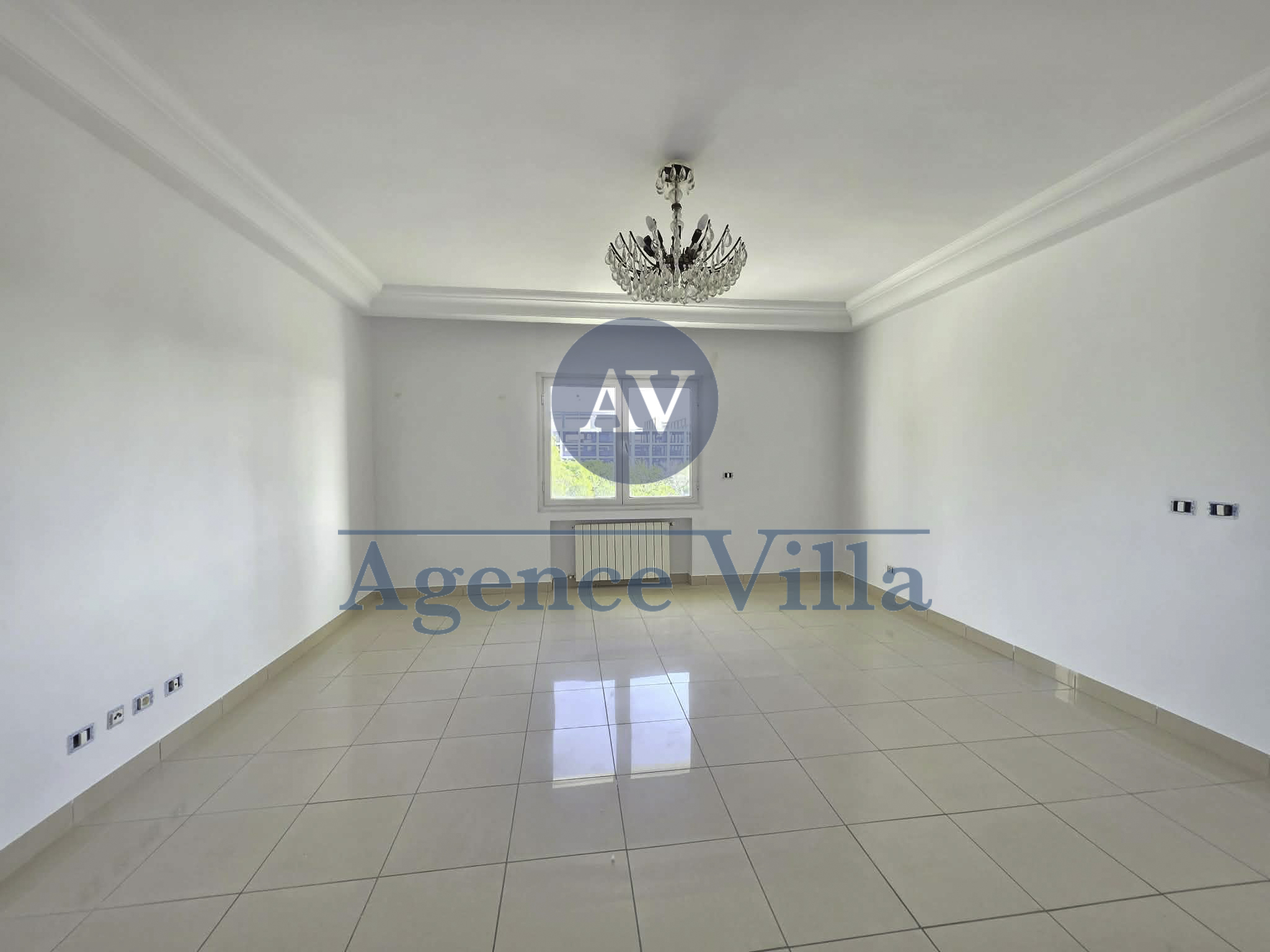 La Marsa&nbsp;Cite Du Stade&nbsp;Location&nbsp;Appart. 4 pi�ces&nbsp;Appartement avec grande terrasse  la marsa