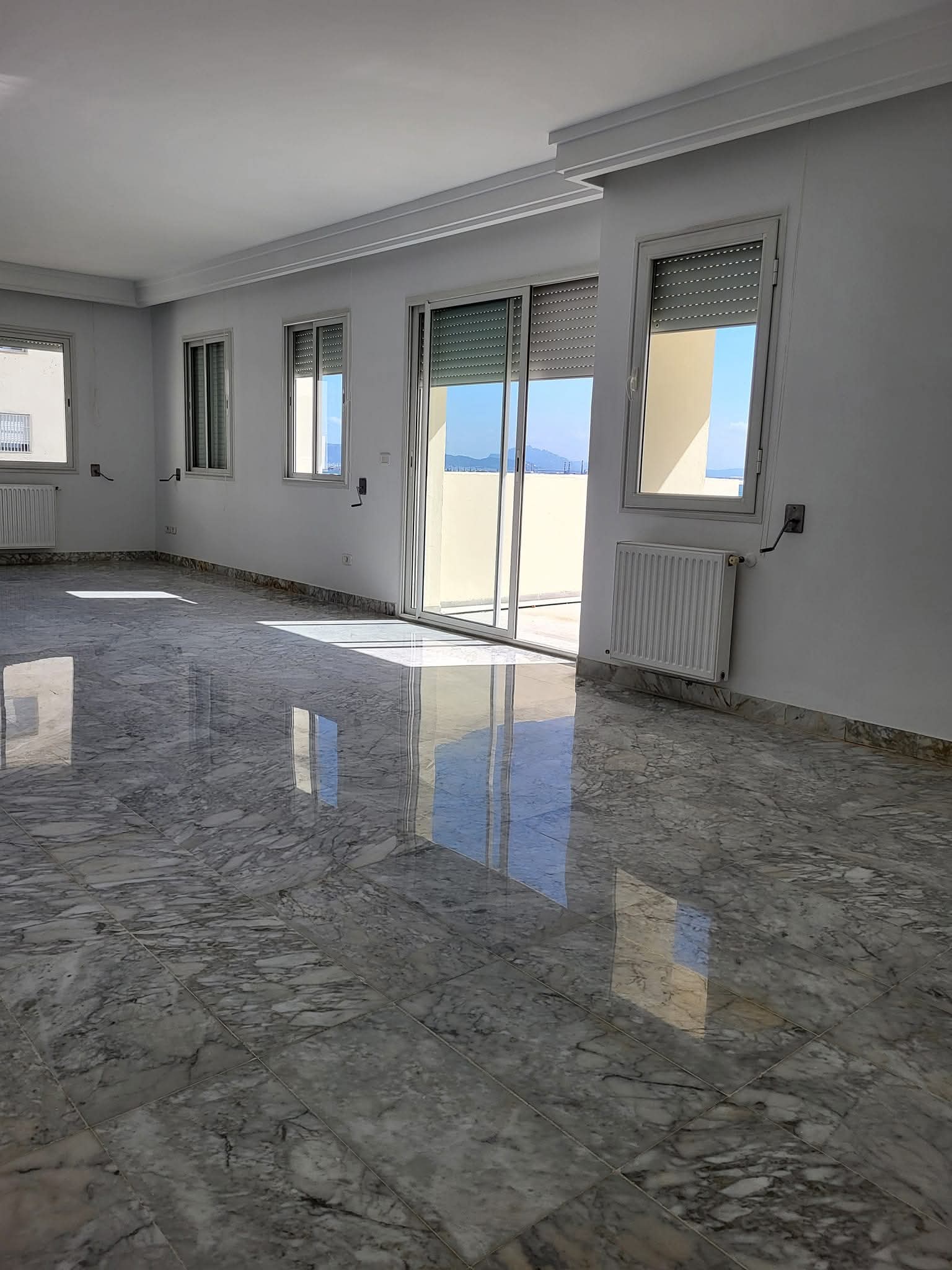 La Marsa&nbsp;Berge Du Lac&nbsp;Location&nbsp;Appart. 4 pi�ces&nbsp;Appartement s3 avec terrasse et vue sur lac