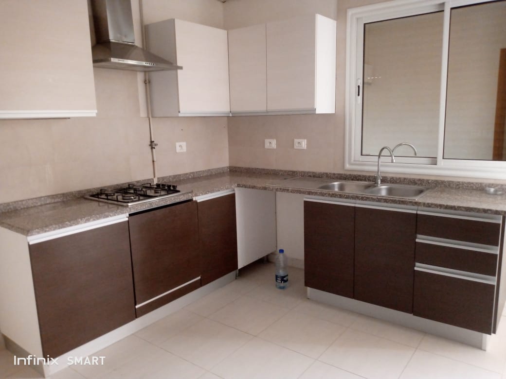 El Omrane&nbsp;Ras Tabia&nbsp;Location&nbsp;Appart. 3 pi�ces&nbsp;Grand appart tr�s haut standing cit� skik