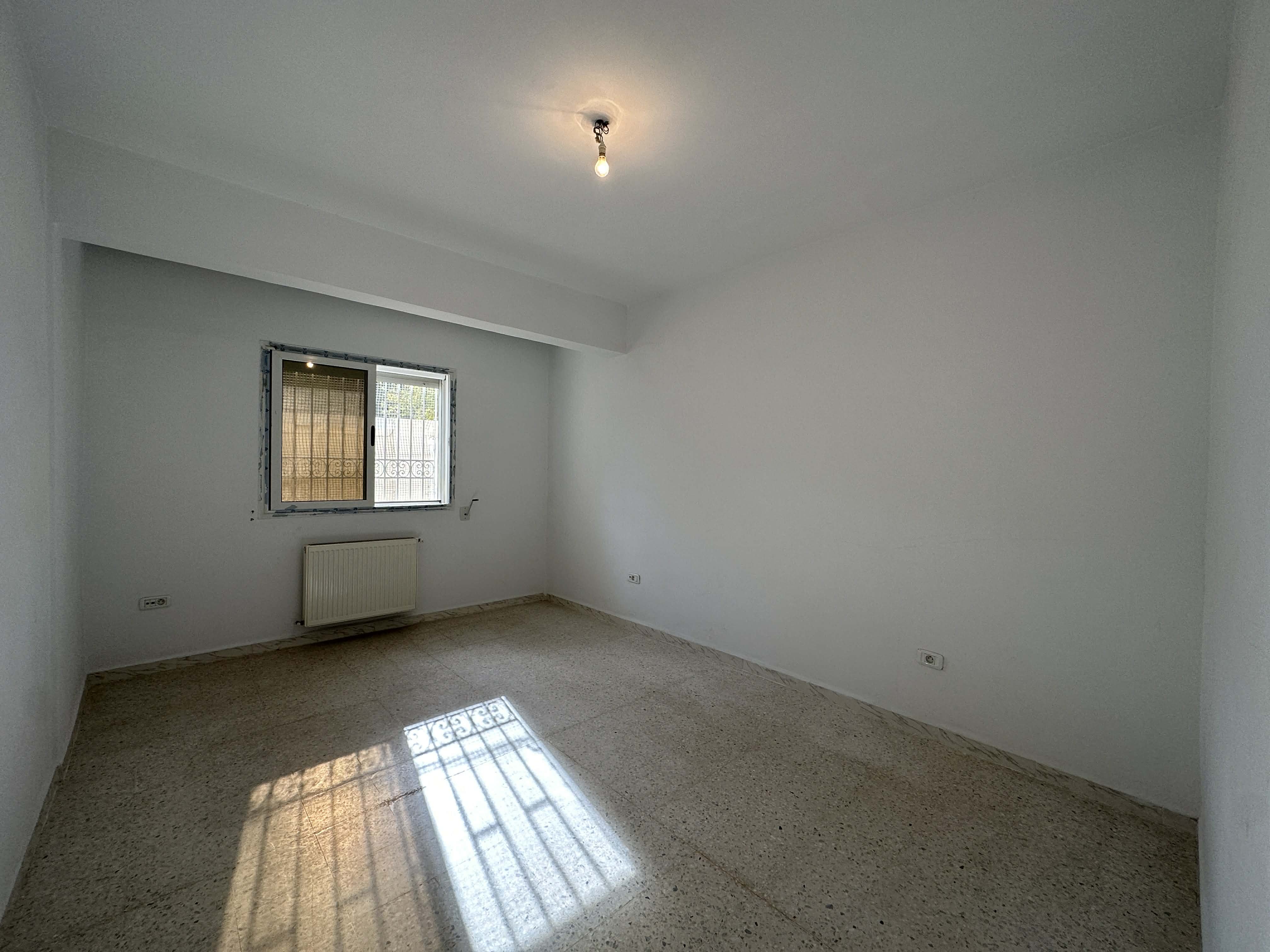 Ariana Ville&nbsp;El Menzah 5&nbsp;Location&nbsp;Appart. 3 pi�ces&nbsp;Rez de chauss�e de villa s2 avec jardin � menzah 5