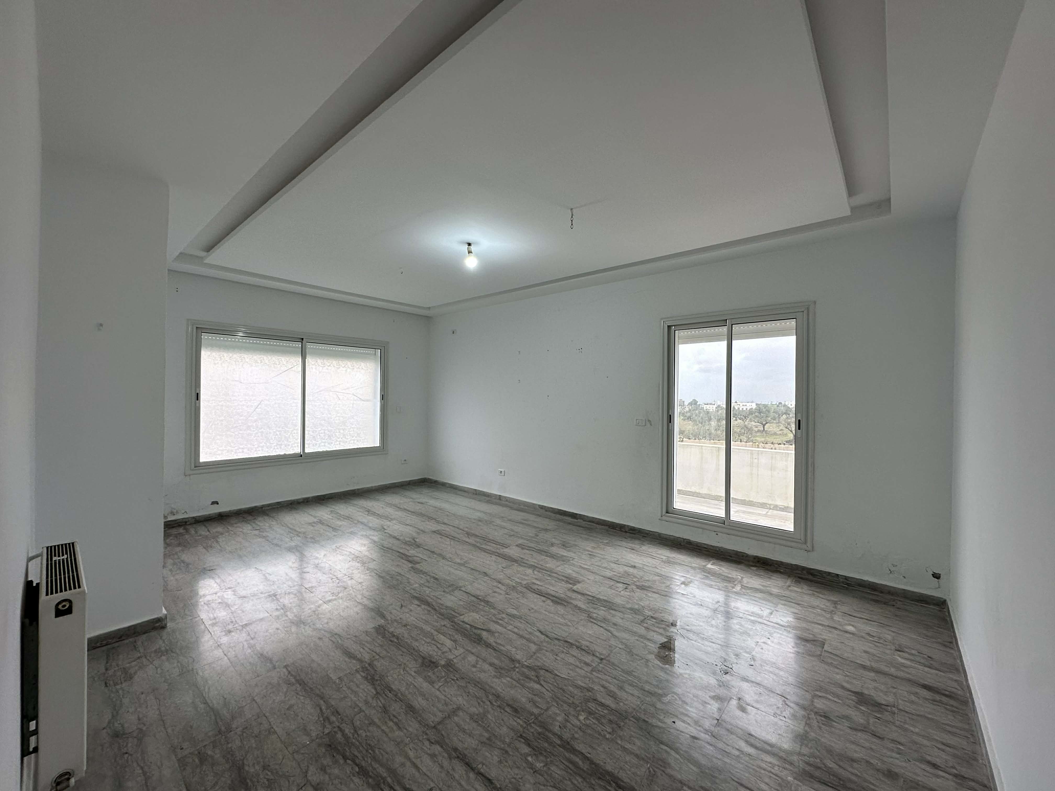 Ariana Ville&nbsp;Cite Ennasr 2&nbsp;Location&nbsp;Appart. 4 pi�ces&nbsp;Etage de villa s3 avec terrasse � ennassr