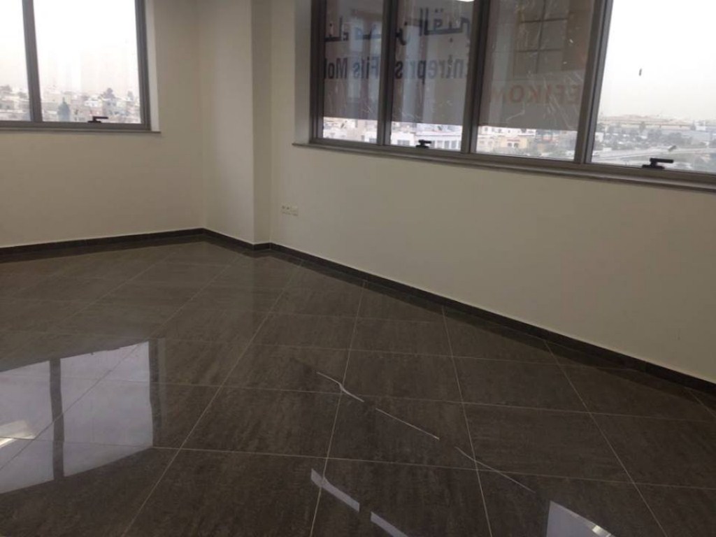 Cite El Khadra&nbsp;Zone urbaine nord&nbsp;Bureaux & Commerces&nbsp;Bureau&nbsp;Super bureau hs hall plus 4  au centre urbain nord