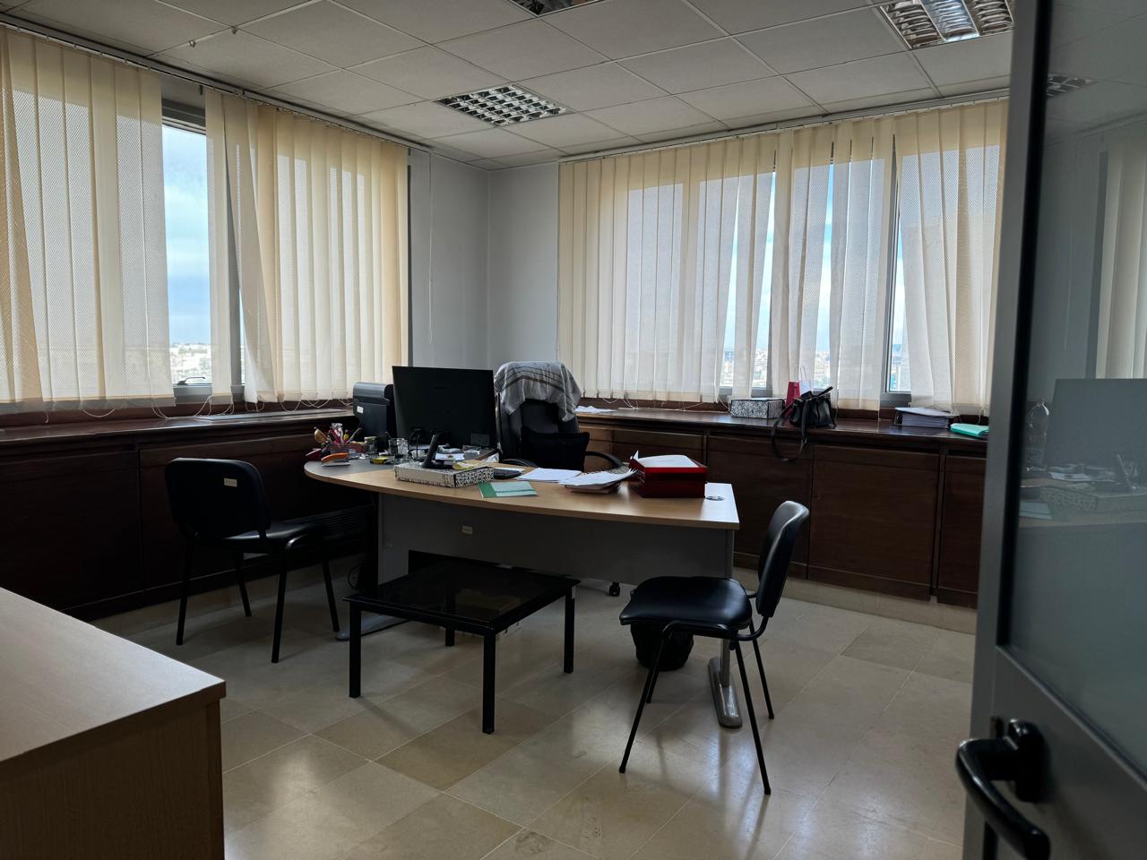 La Marsa&nbsp;Berge Du Lac&nbsp;Bureaux & Commerces&nbsp;Bureau&nbsp;Spacieux bureau administratif au berge du lac 1