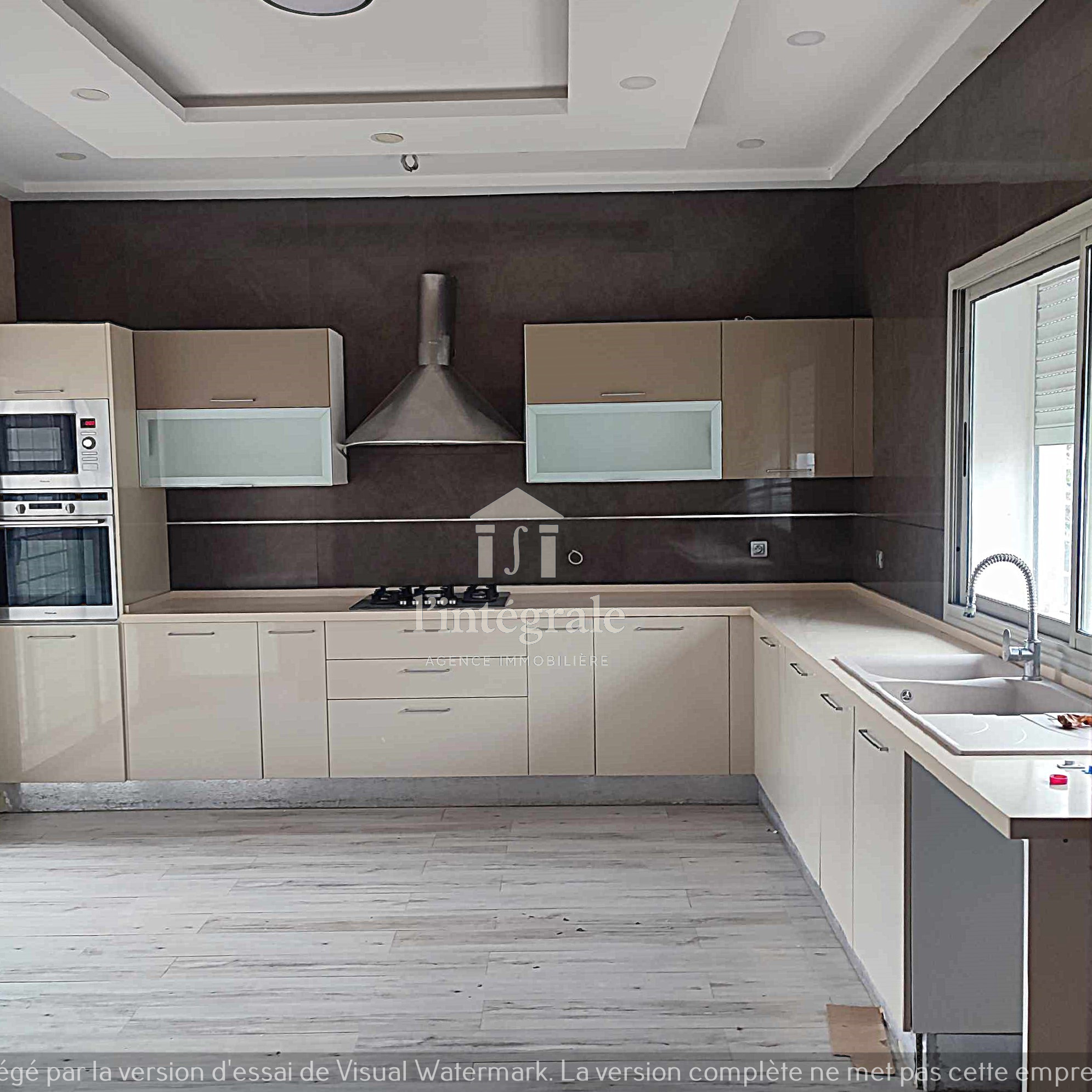 Ariana Ville&nbsp;Riadh Landlous&nbsp;Location&nbsp;Maisons&nbsp;Etage d'une villa de tr�s haut standing s4