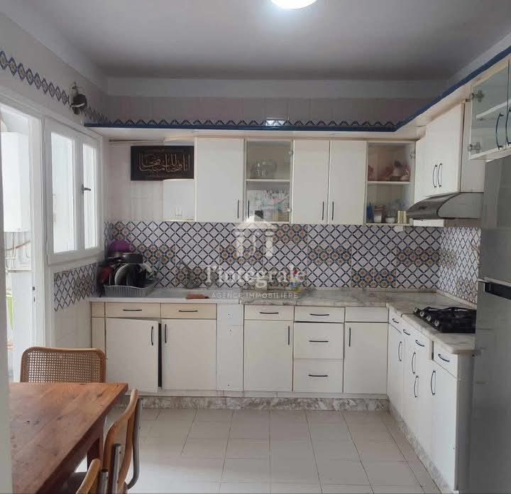 Ariana Ville&nbsp;Cite Ennasr 2&nbsp;Location&nbsp;Appart. 4 pi�ces&nbsp;S3 vide ou meubl�