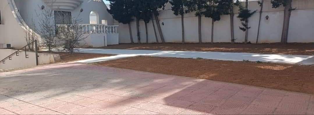 Ariana Ville&nbsp;El Menzah 8&nbsp;Bureaux & Commerces&nbsp;Bureau&nbsp;Villa � usage professionnel au menzah 8