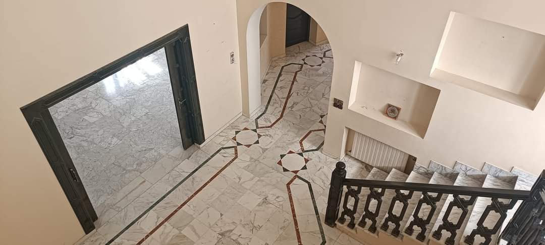 Ariana Ville&nbsp;El Menzah 8&nbsp;Bureaux & Commerces&nbsp;Bureau&nbsp;Villa � usage professionnel au menzah 8