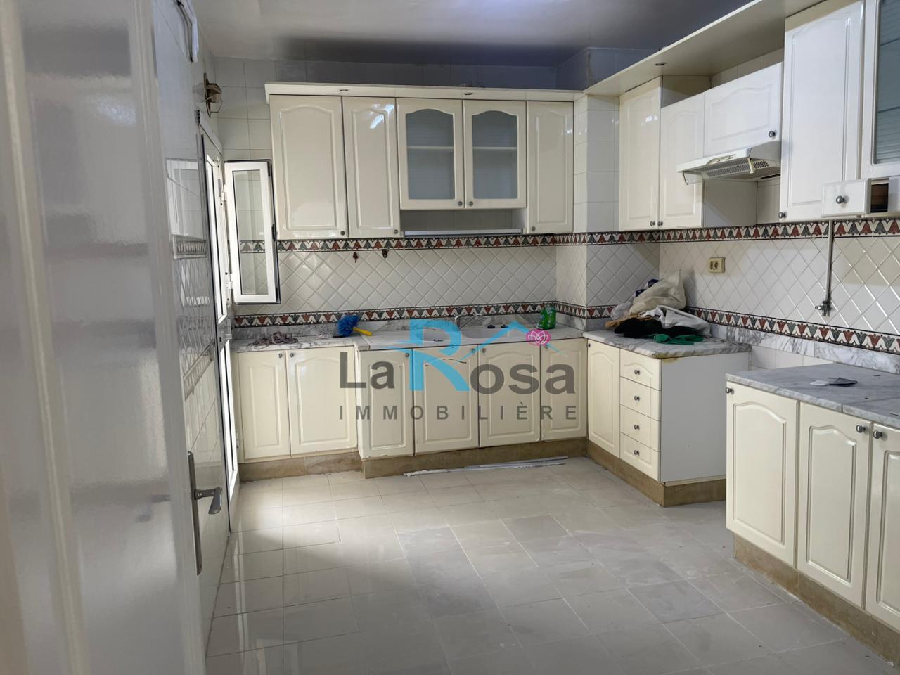 Mnihla&nbsp;Cite Ennasr&nbsp;Location&nbsp;Appart. 4 pi�ces&nbsp;Un spacieux appartement s3 sans vis � vis � ennasr