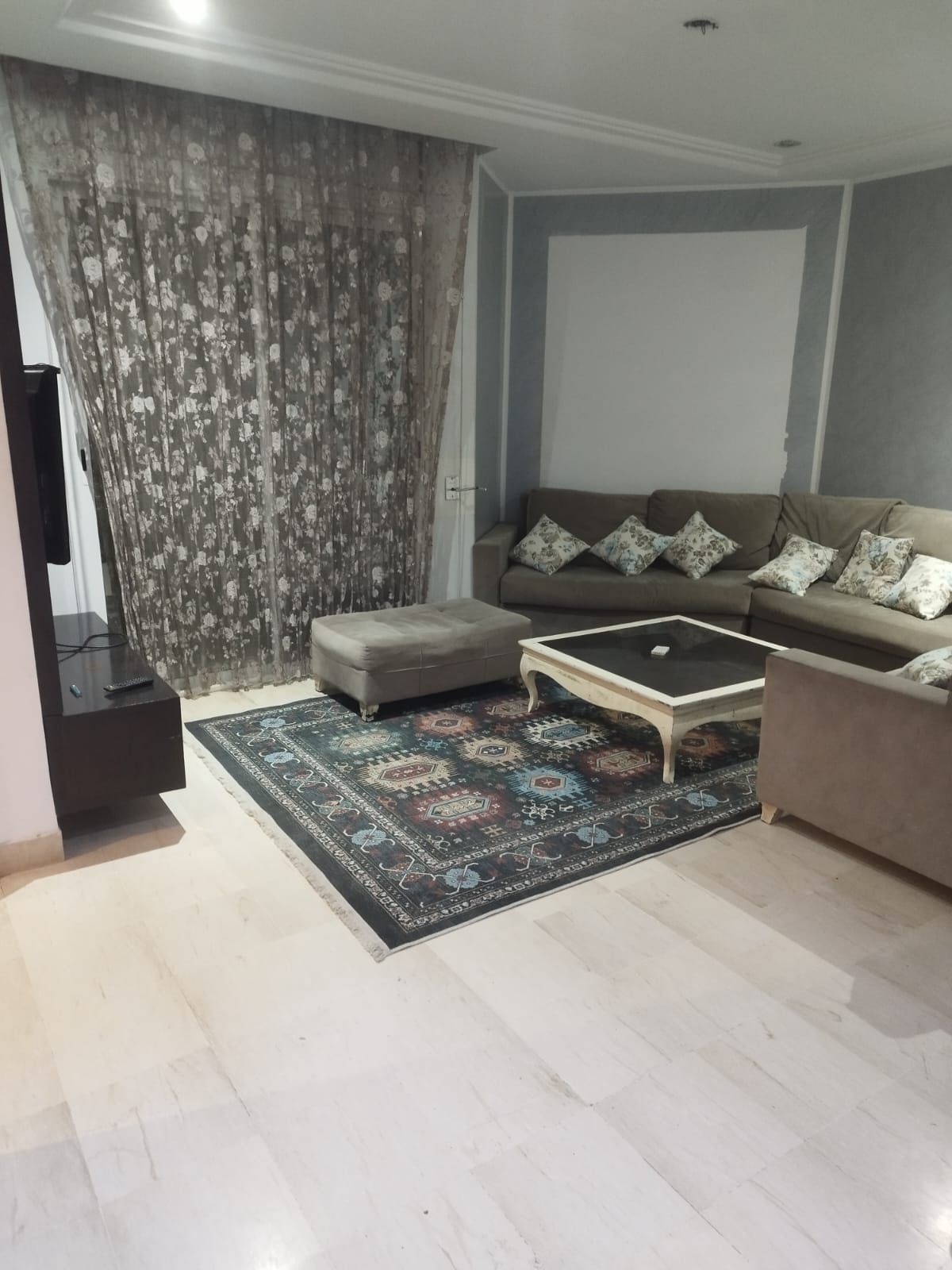 La Marsa&nbsp;El Aouina&nbsp;Location&nbsp;Appart. 4 pi�ces&nbsp;Un appartement s3 meubl� � cit� wahat laouina