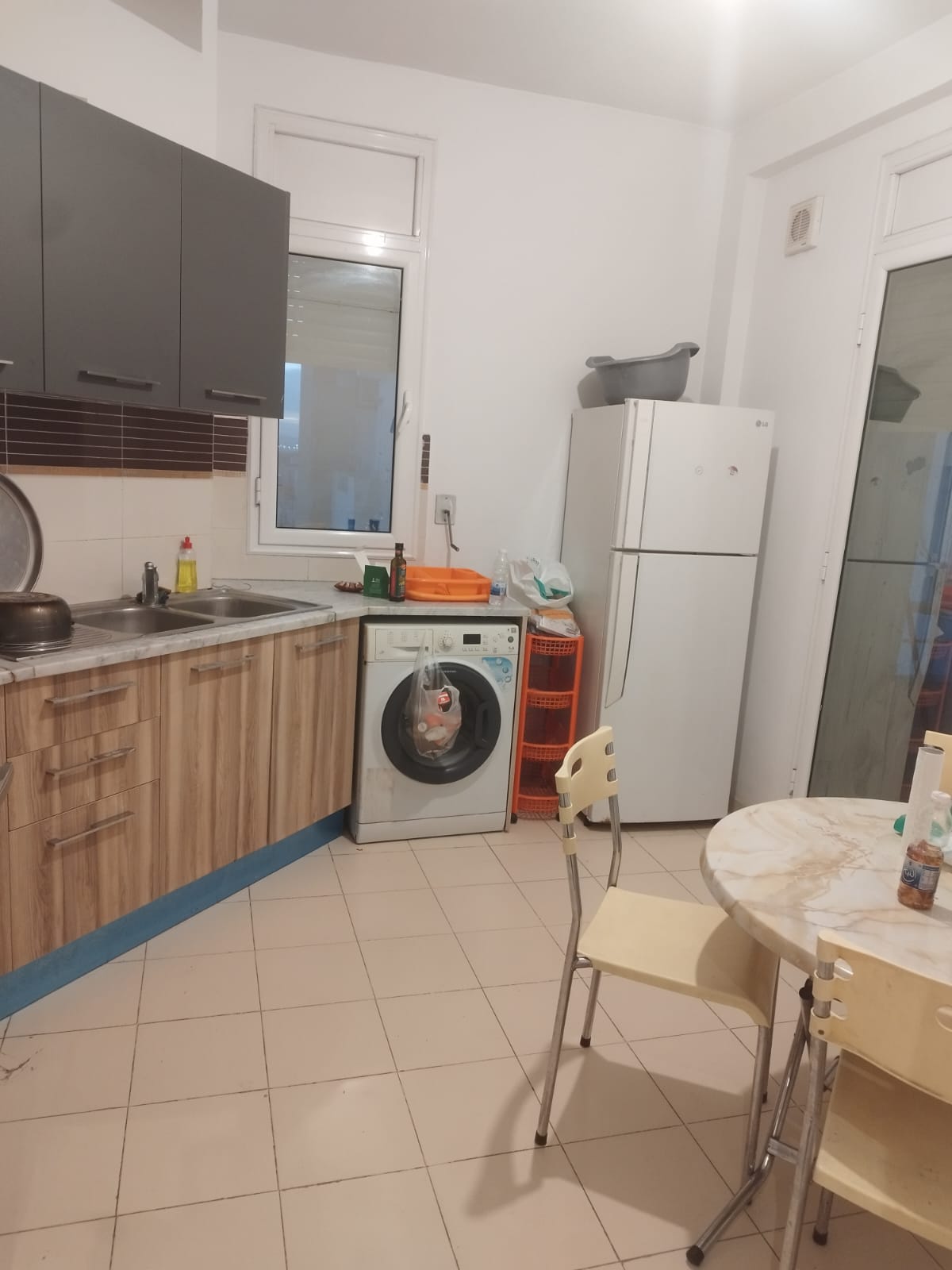 La Marsa&nbsp;El Aouina&nbsp;Location&nbsp;Appart. 4 pi�ces&nbsp;Un appartement s3 meubl� � cit� wahat laouina