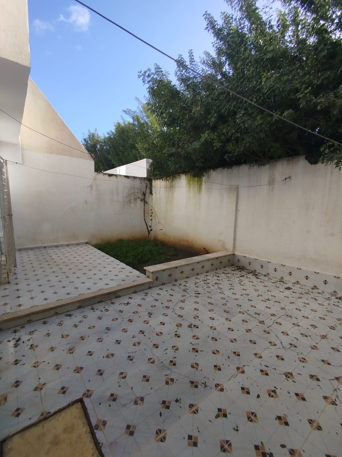 Mnihla&nbsp;Cite Ennasr&nbsp;Location&nbsp;Appart. 4 pi�ces&nbsp;Un spacieux rdc de villa s3 � ennasr1