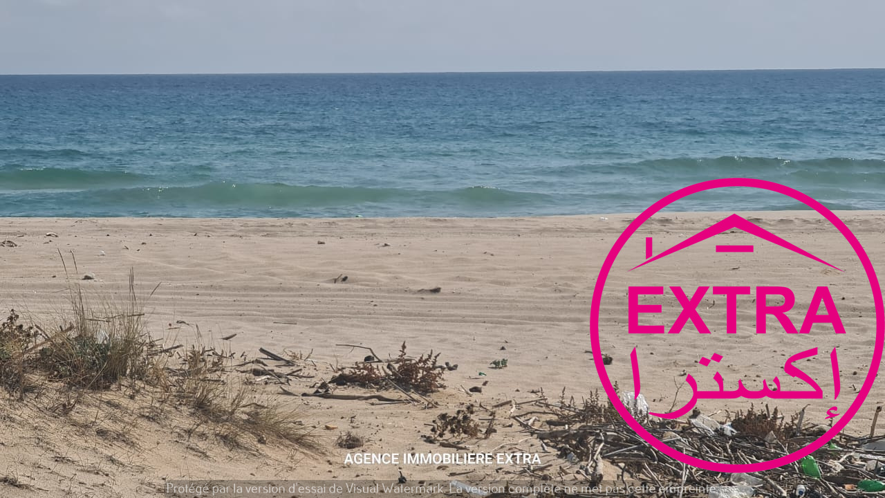 Menzel Temime&nbsp;Menzel Temime&nbsp;Terrain&nbsp;Terrain nu&nbsp;Errain pieds dans l'eau a menzel temime