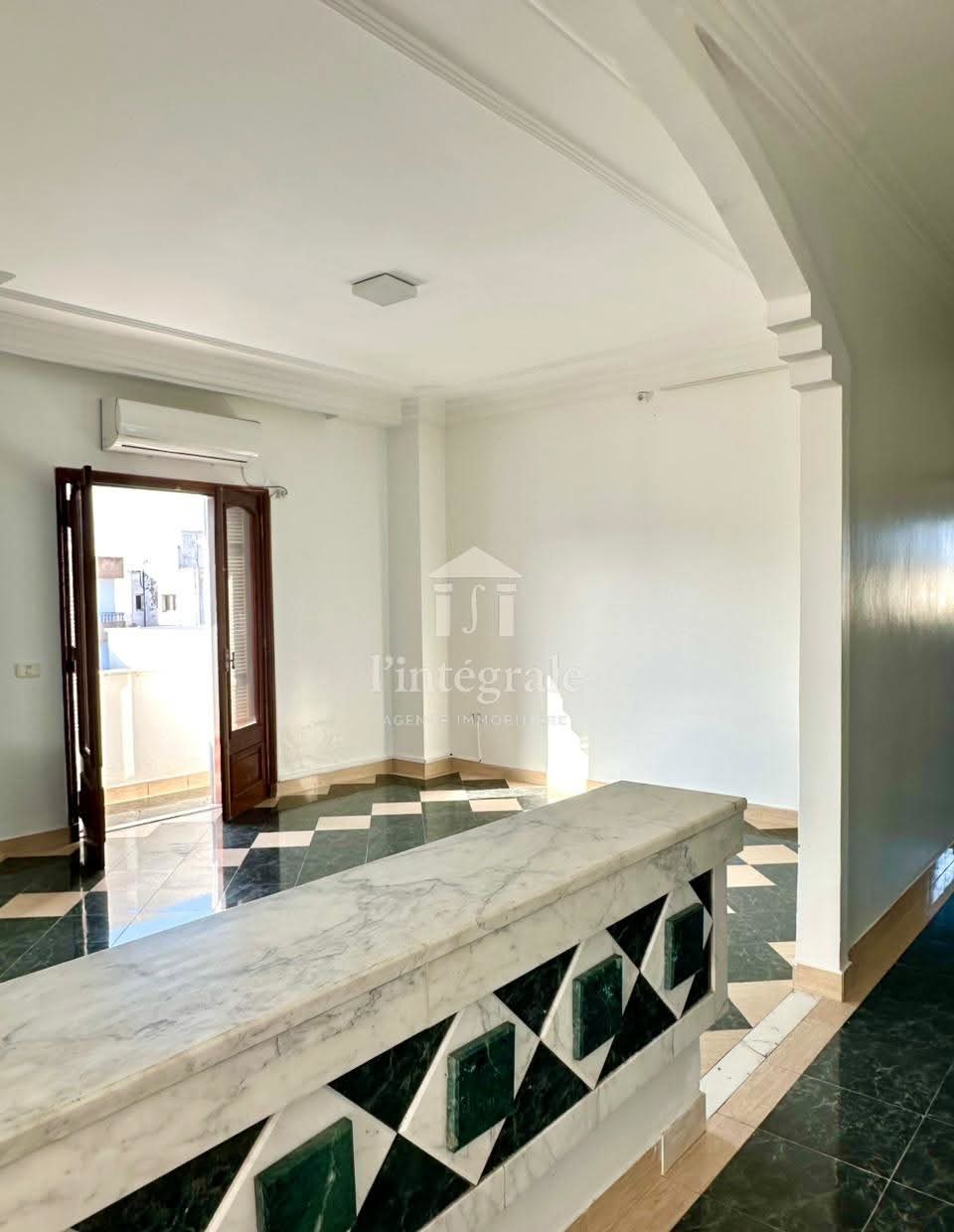 El Menzah&nbsp;Mutuelle Ville&nbsp;Bureaux & Commerces&nbsp;Bureau&nbsp;Etage de villa s4 � usage bureautique alain savary