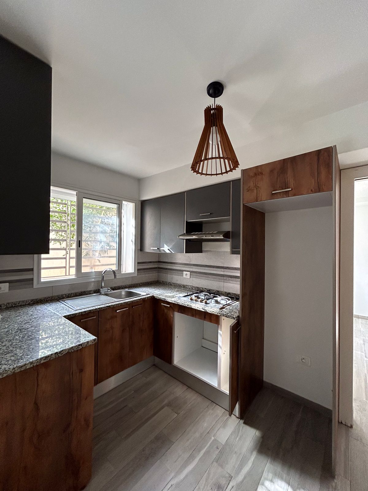 Mnihla&nbsp;Jardins d'el Menzah&nbsp;Location&nbsp;Appart. 2 pi�ces&nbsp;S plus 1 jardin d'el menzah 2