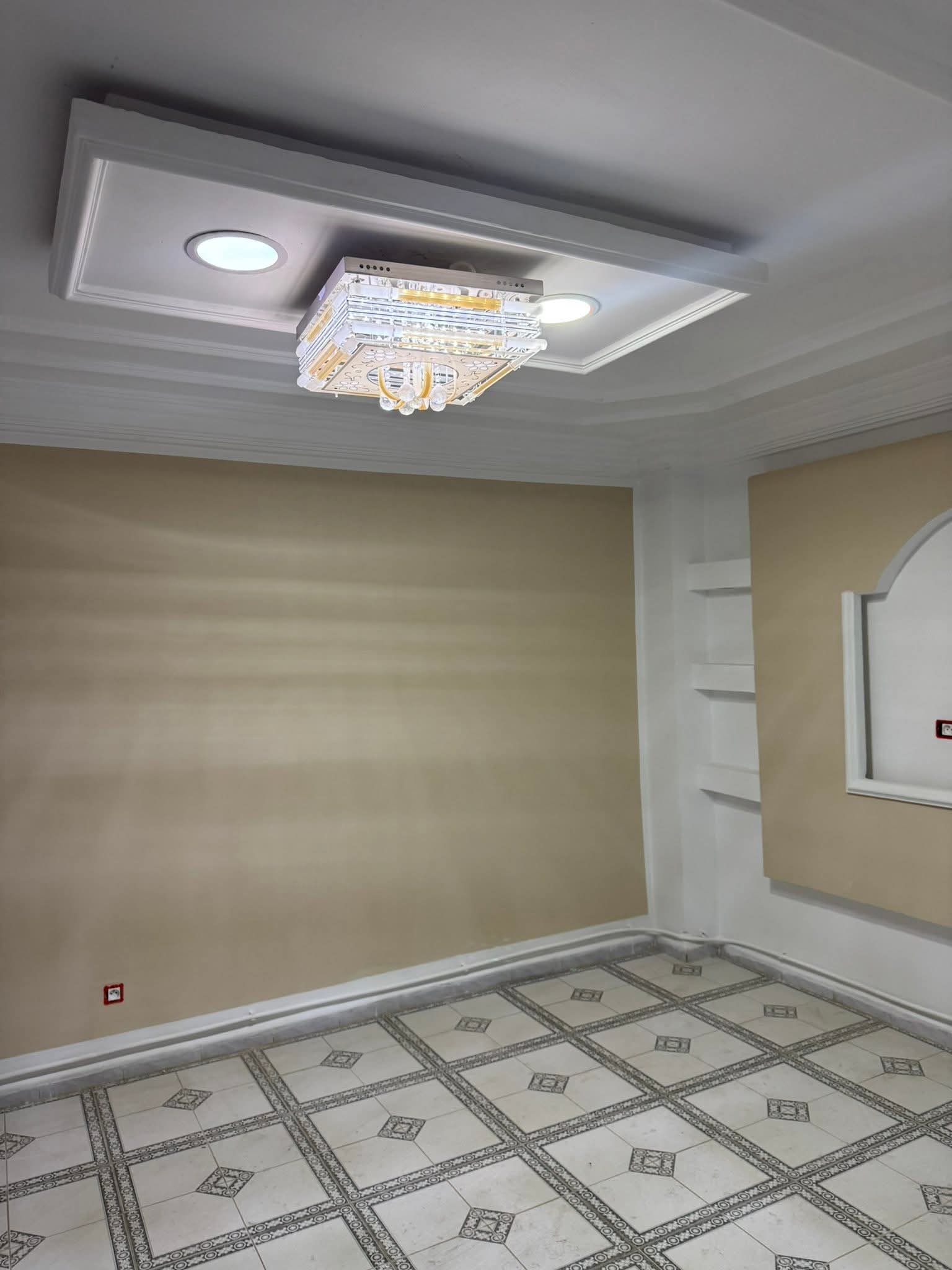 El Mourouj&nbsp;El Mourouj&nbsp;Location&nbsp;Appart. 3 pi�ces&nbsp;Local en face m�tro mourouj3