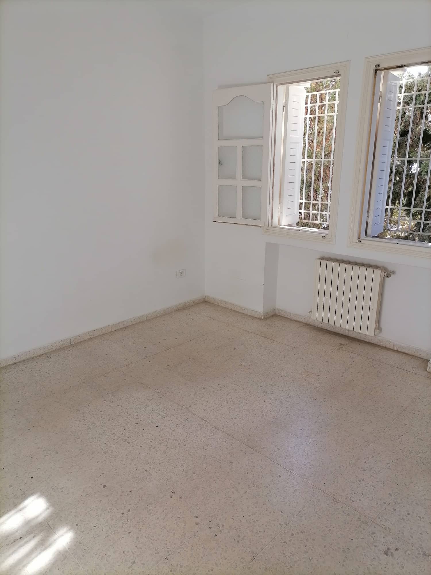 Ariana Ville&nbsp;El Menzah 7&nbsp;Location&nbsp;Appart. 5 pi�ces+&nbsp;Bonne opportunit� pour homme � menzah