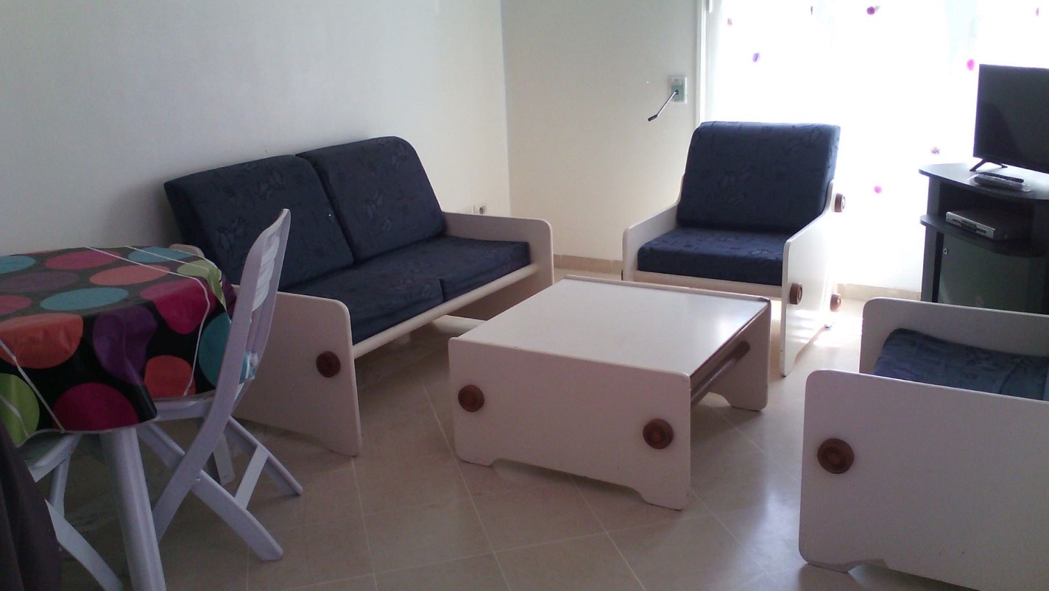 Ariana Ville&nbsp;Cite Ennasr 2&nbsp;Location&nbsp;Appart. 2 pi�ces&nbsp;Un coquet s plus 1 derri�re kiosque total ennasr