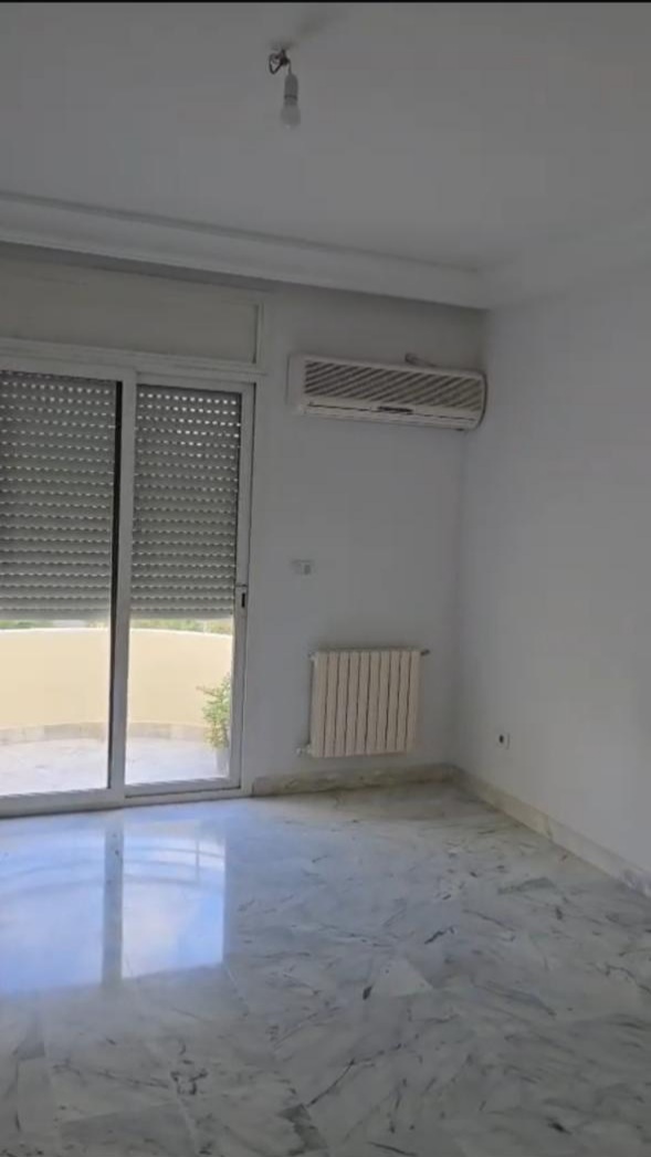 La Soukra&nbsp;La Soukra&nbsp;Location&nbsp;Appart. 4 pi�ces&nbsp;Bel s3 � soukra proche du hamadi abid