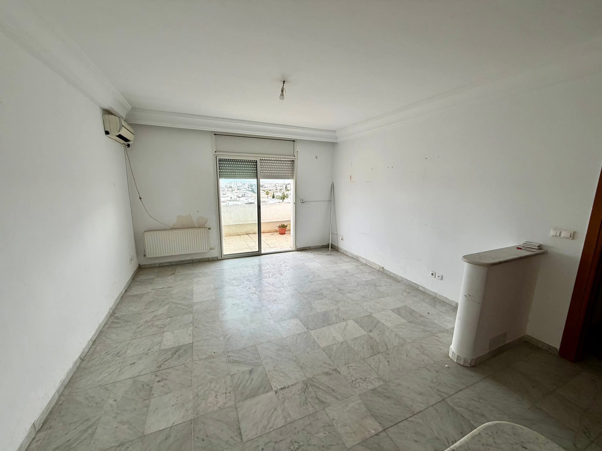 Ariana Ville&nbsp;Cite Ennasr 1&nbsp;Location&nbsp;Appart. 4 pi�ces&nbsp;S3 1450 d ennasr 1