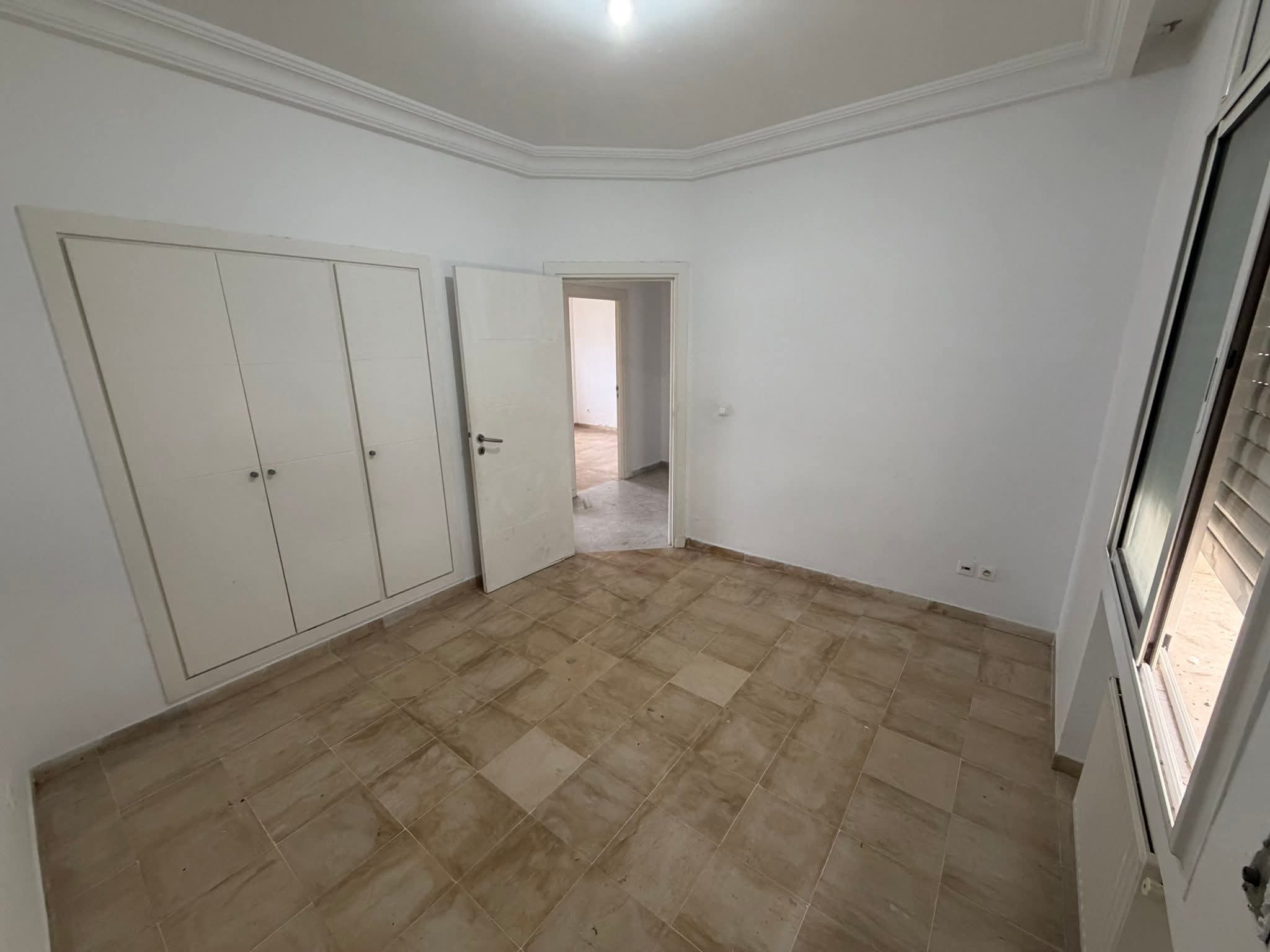 Ariana Ville&nbsp;Cite Ennasr 1&nbsp;Location&nbsp;Appart. 4 pi�ces&nbsp;S3 1450 d ennasr 1