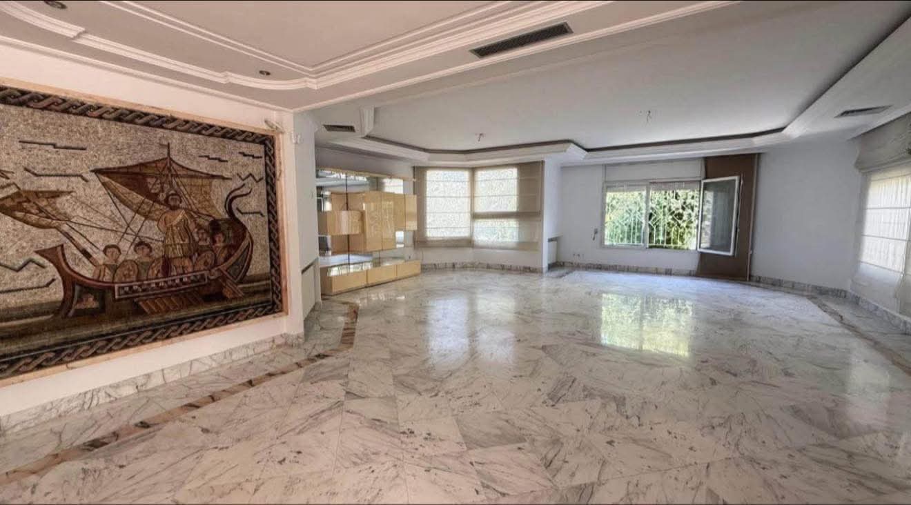 Ariana Ville&nbsp;Cite Ennasr 2&nbsp;Location&nbsp;Maisons&nbsp;Manigfique villa 4200d a ennasr 2