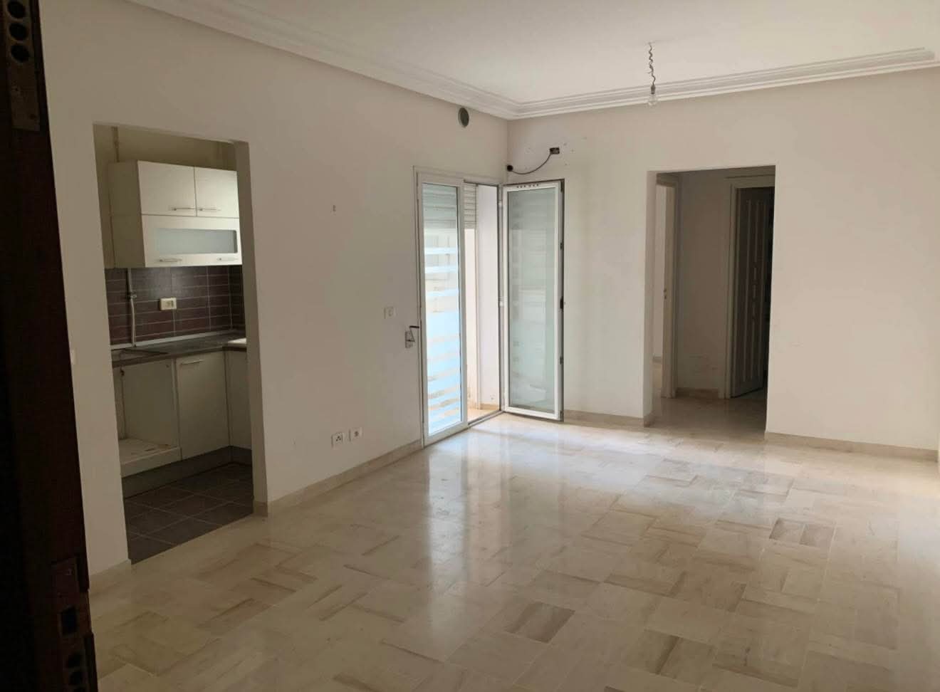 Cite El Khadra&nbsp;Zone urbaine nord&nbsp;Location&nbsp;Appart. 2 pi�ces&nbsp;S1 usage bureautique ou habitation 1200d