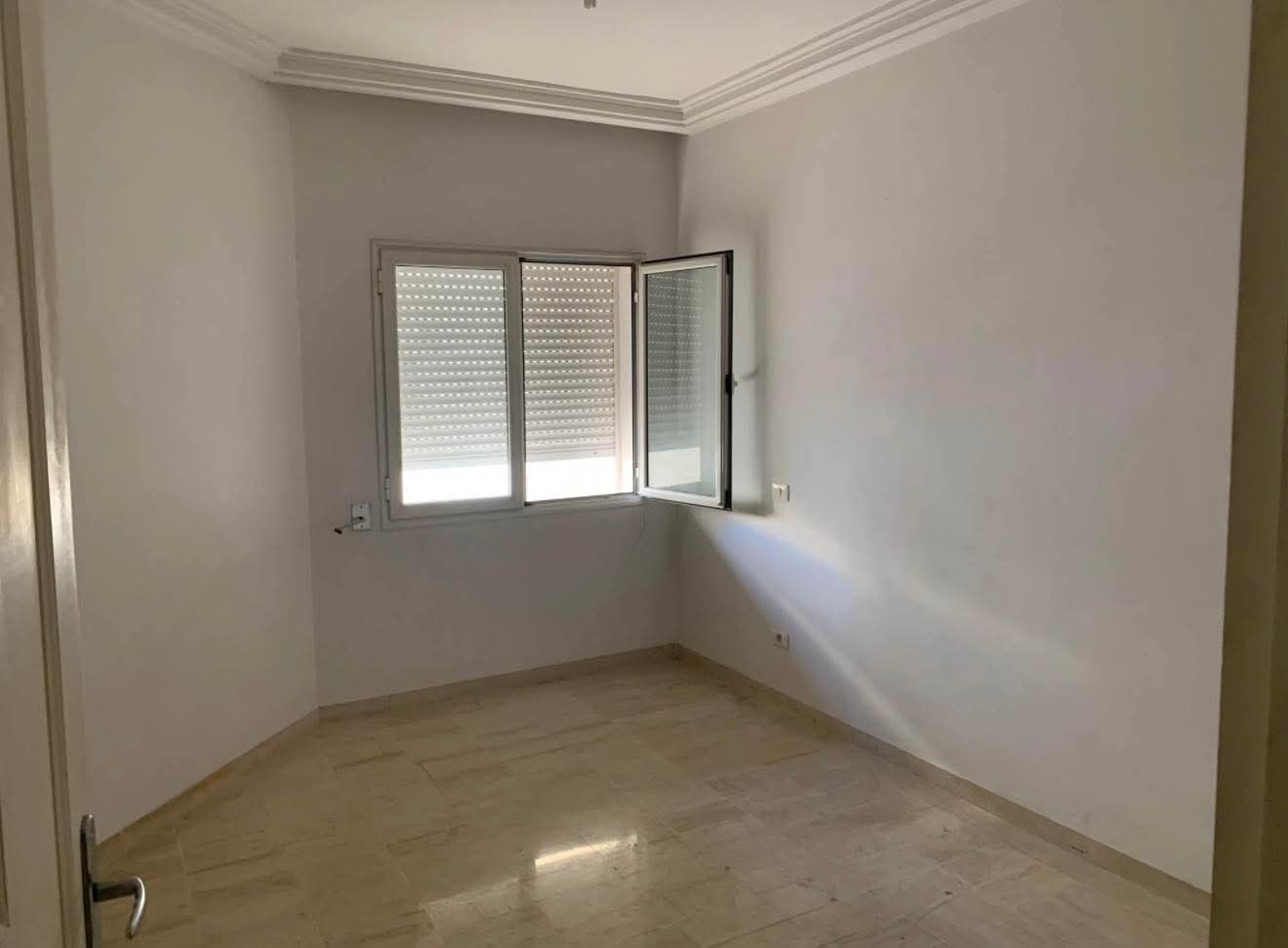 Cite El Khadra&nbsp;Zone urbaine nord&nbsp;Location&nbsp;Appart. 2 pi�ces&nbsp;S1 usage bureautique ou habitation 1200d