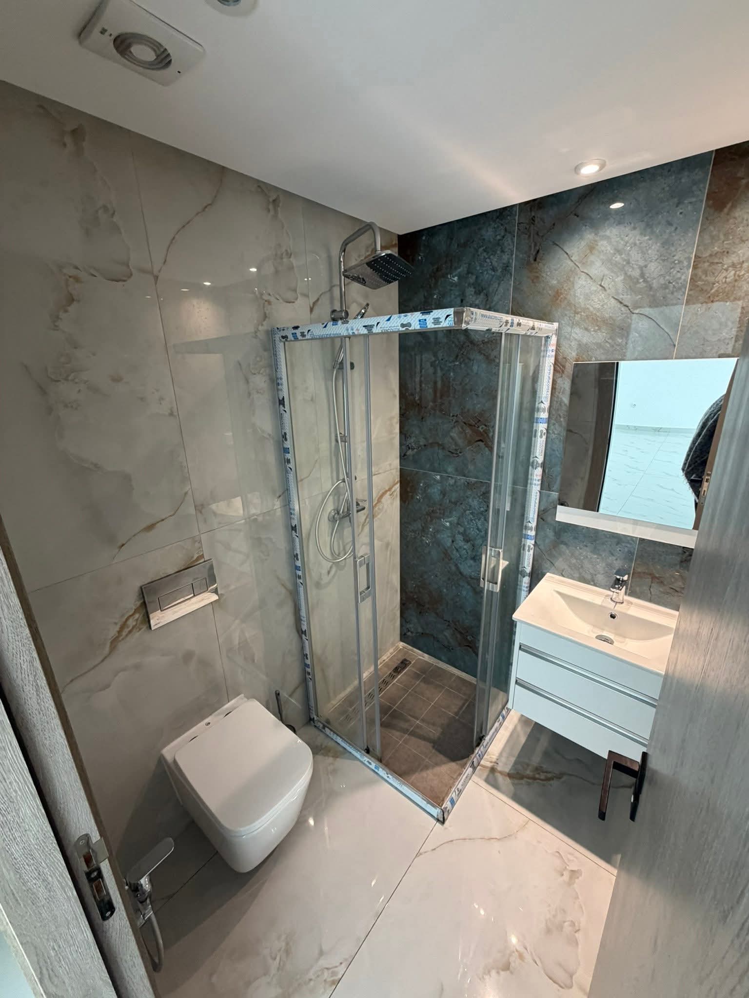 Ariana Ville&nbsp;Cite Ennasr 2&nbsp;Location&nbsp;Appart. 2 pi�ces&nbsp;S1 ennasr 2 1150 dinars