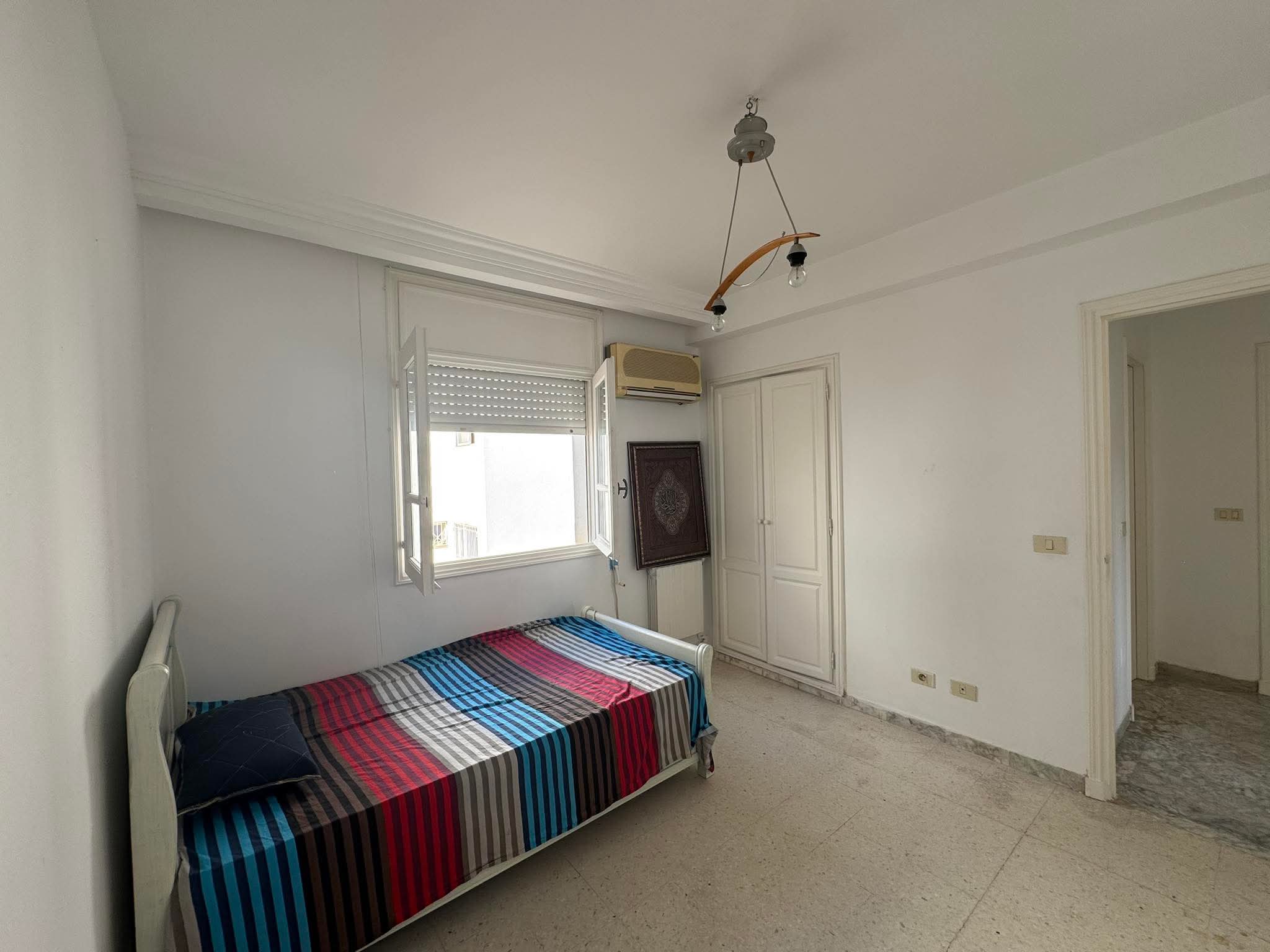 Ariana Ville&nbsp;Cite Ennasr 2&nbsp;Location&nbsp;Appart. 4 pi�ces&nbsp;S3 vide ou meuble dinars a ennasr 1