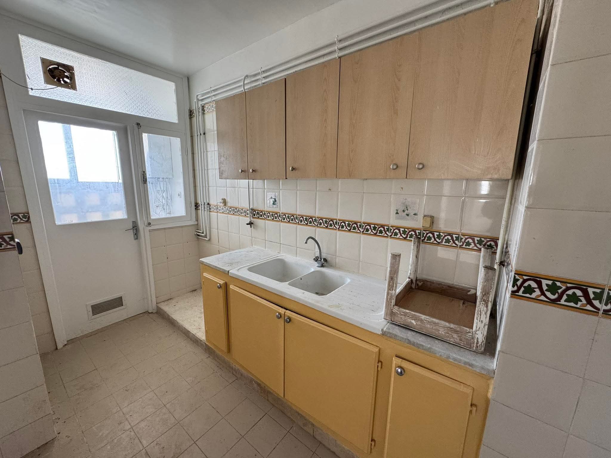 La Soukra&nbsp;Cite Hedi Nouira&nbsp;Location&nbsp;Appart. 4 pi�ces&nbsp;S3 hedi nouira ariana  750 d