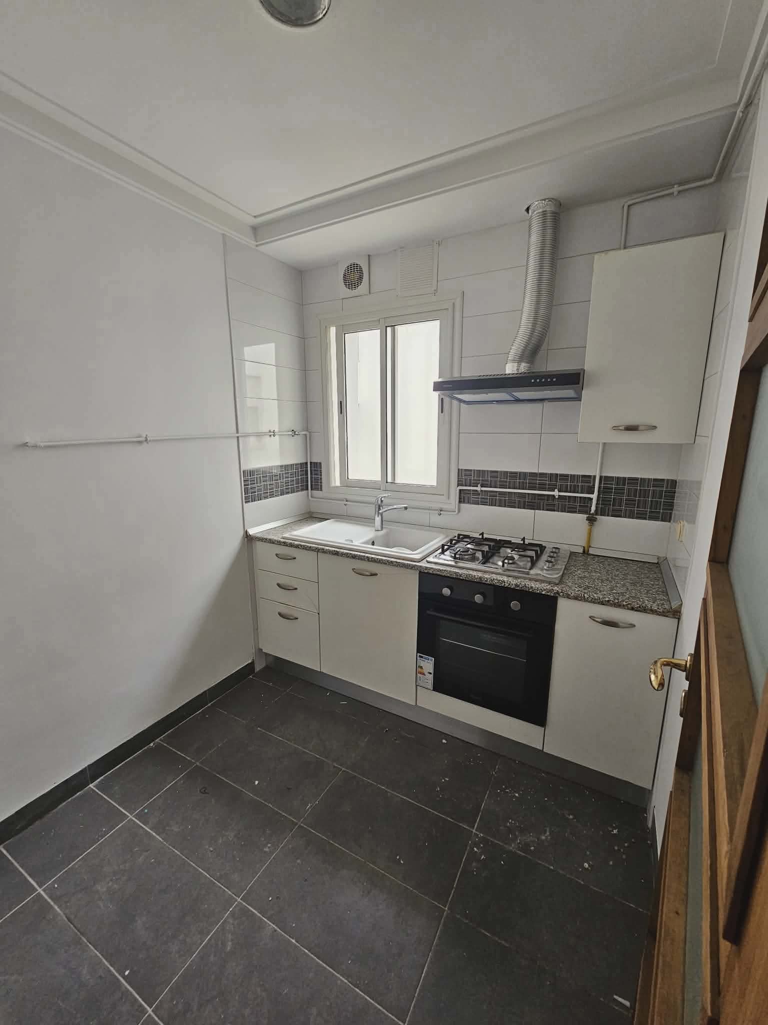 Ariana Ville&nbsp;Riadh Landlous&nbsp;Location&nbsp;Appart. 1 pi�ce&nbsp;S0 600d riadh andalous