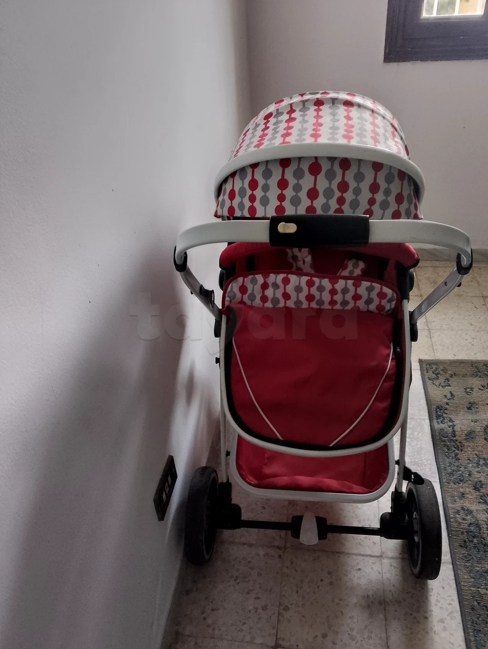 Raoued&nbsp;Cite Ennkhilet&nbsp;Autres&nbsp;Autre&nbsp;Poussette r�versible