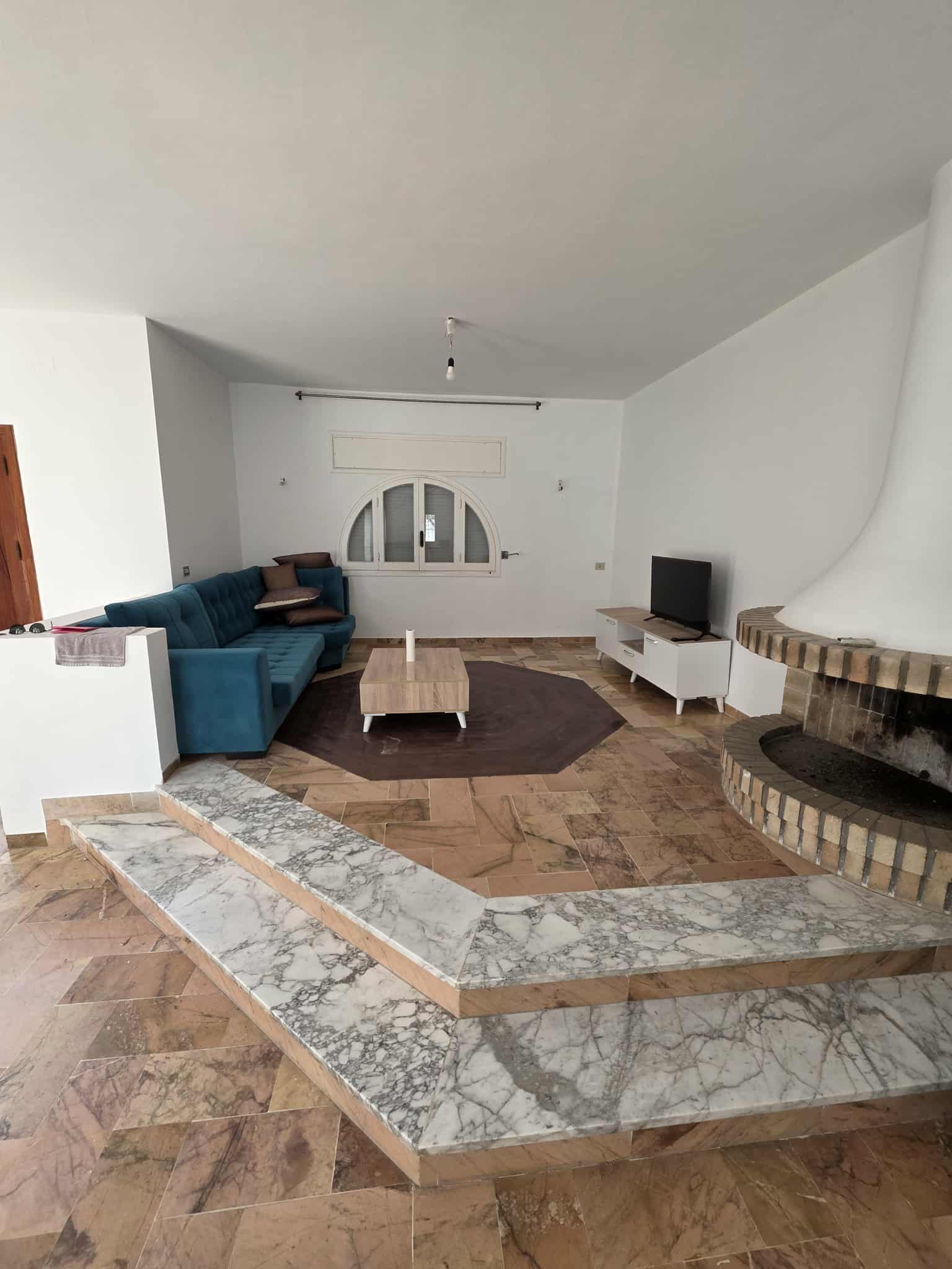 La Marsa&nbsp;Marsa Ennassim&nbsp;Location&nbsp;Maisons&nbsp;Villa de 6 pi�ces avec piscine