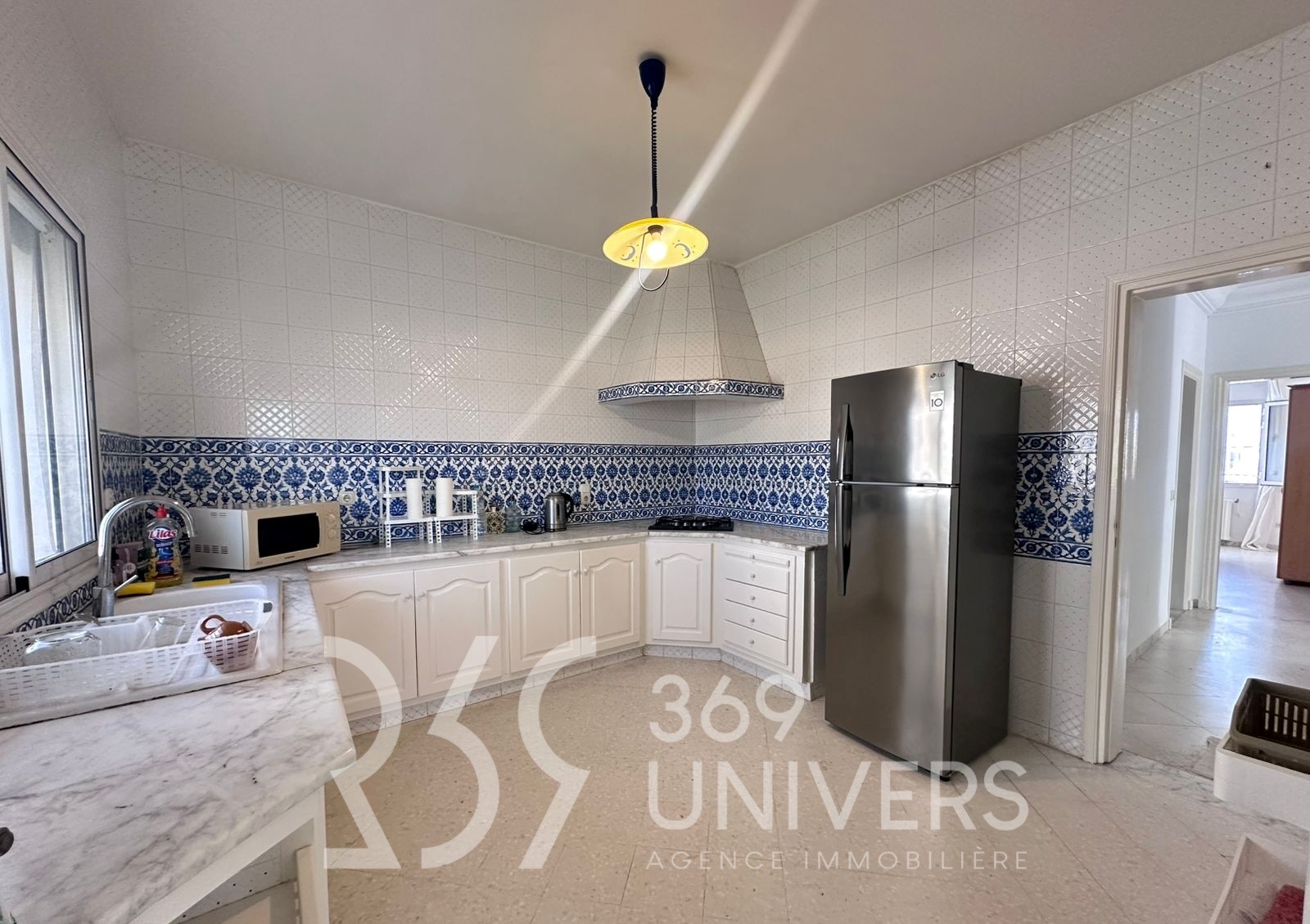 La Marsa&nbsp;Cite Erriadh&nbsp;Location&nbsp;Appart. 3 pi�ces&nbsp;Etage avec terrasse � la marsa ref ra161