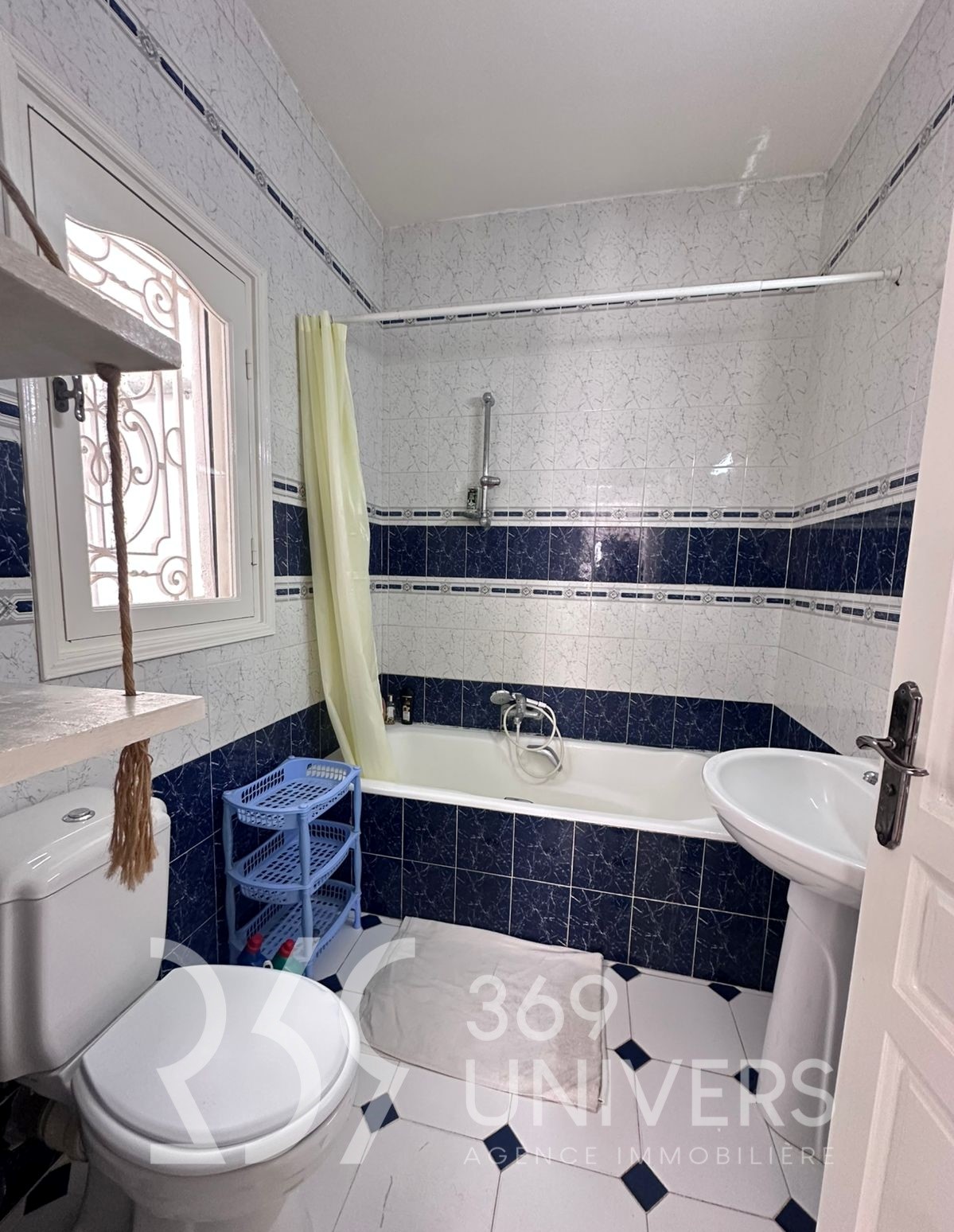 La Marsa&nbsp;Cite Erriadh&nbsp;Location&nbsp;Appart. 3 pi�ces&nbsp;Etage avec terrasse � la marsa ref ra161