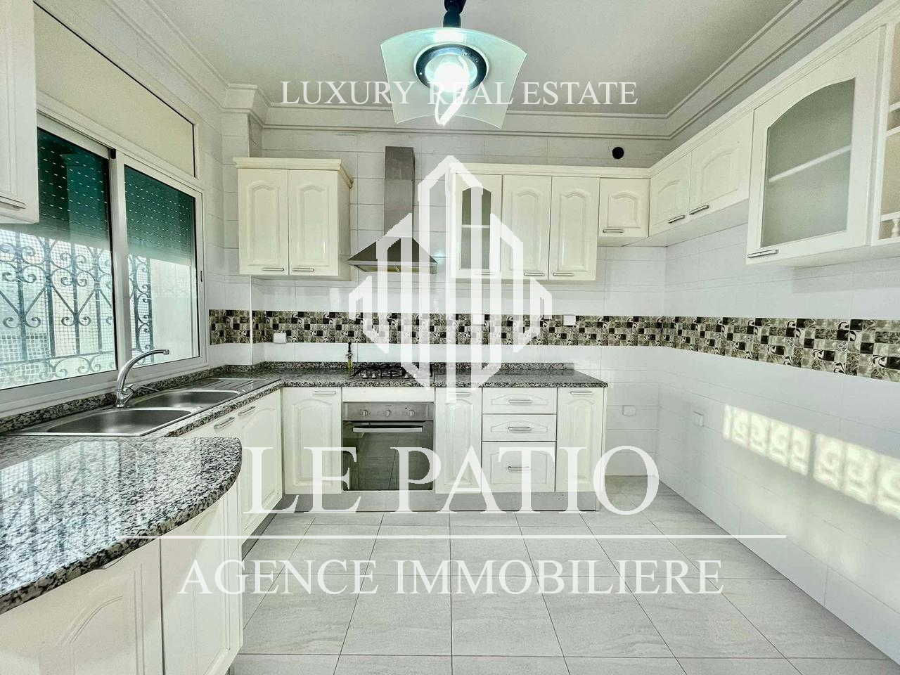 La Marsa&nbsp;Marsa Ennassim&nbsp;Location&nbsp;Appart. 4 pi�ces&nbsp;Etage de villa s3 a la marsa