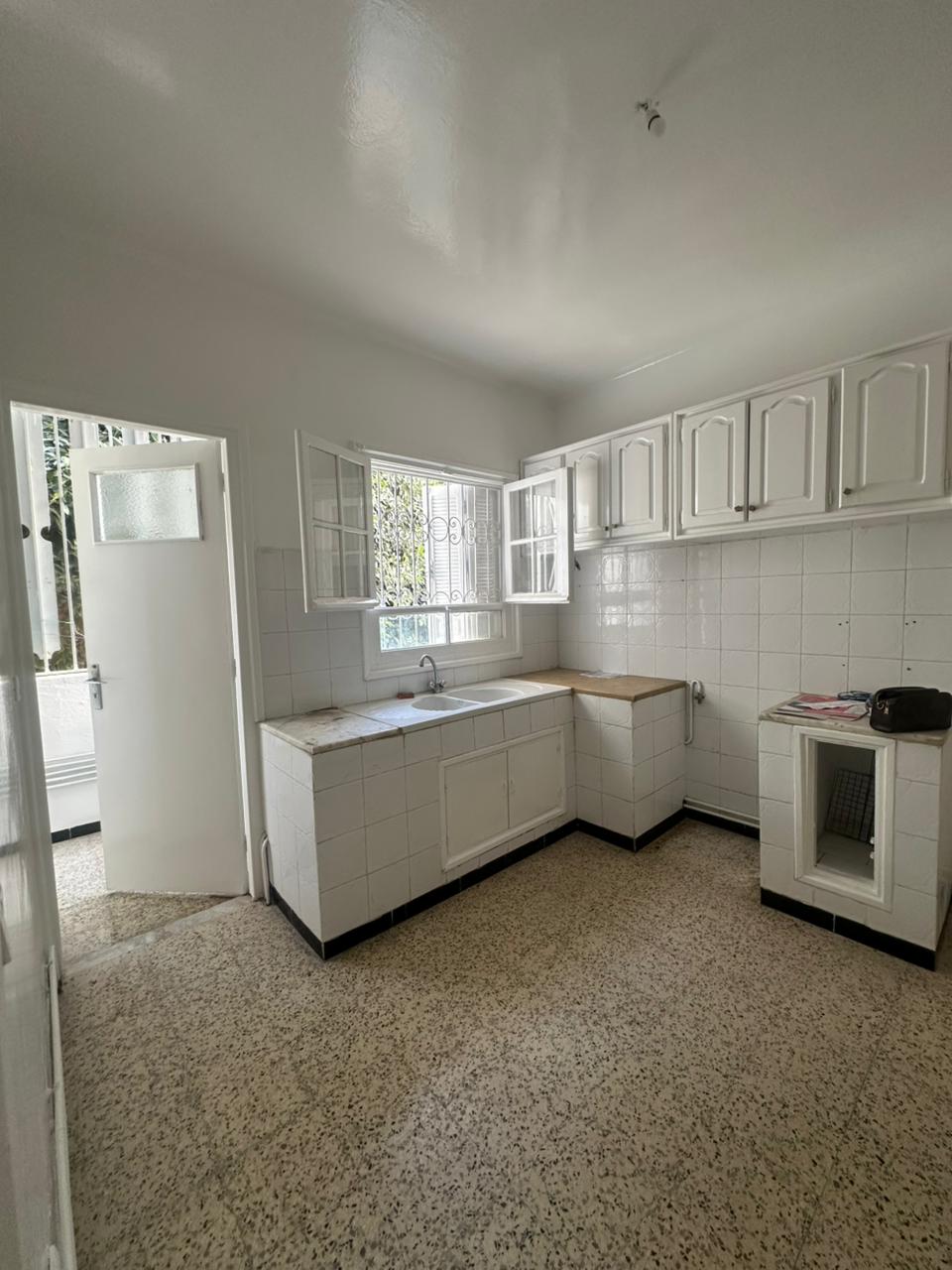 El Menzah&nbsp;El Manar 2&nbsp;Location&nbsp;Appart. 2 pi�ces&nbsp;Un appartement s1 � manar 2 cot� lyc�e dachraoui