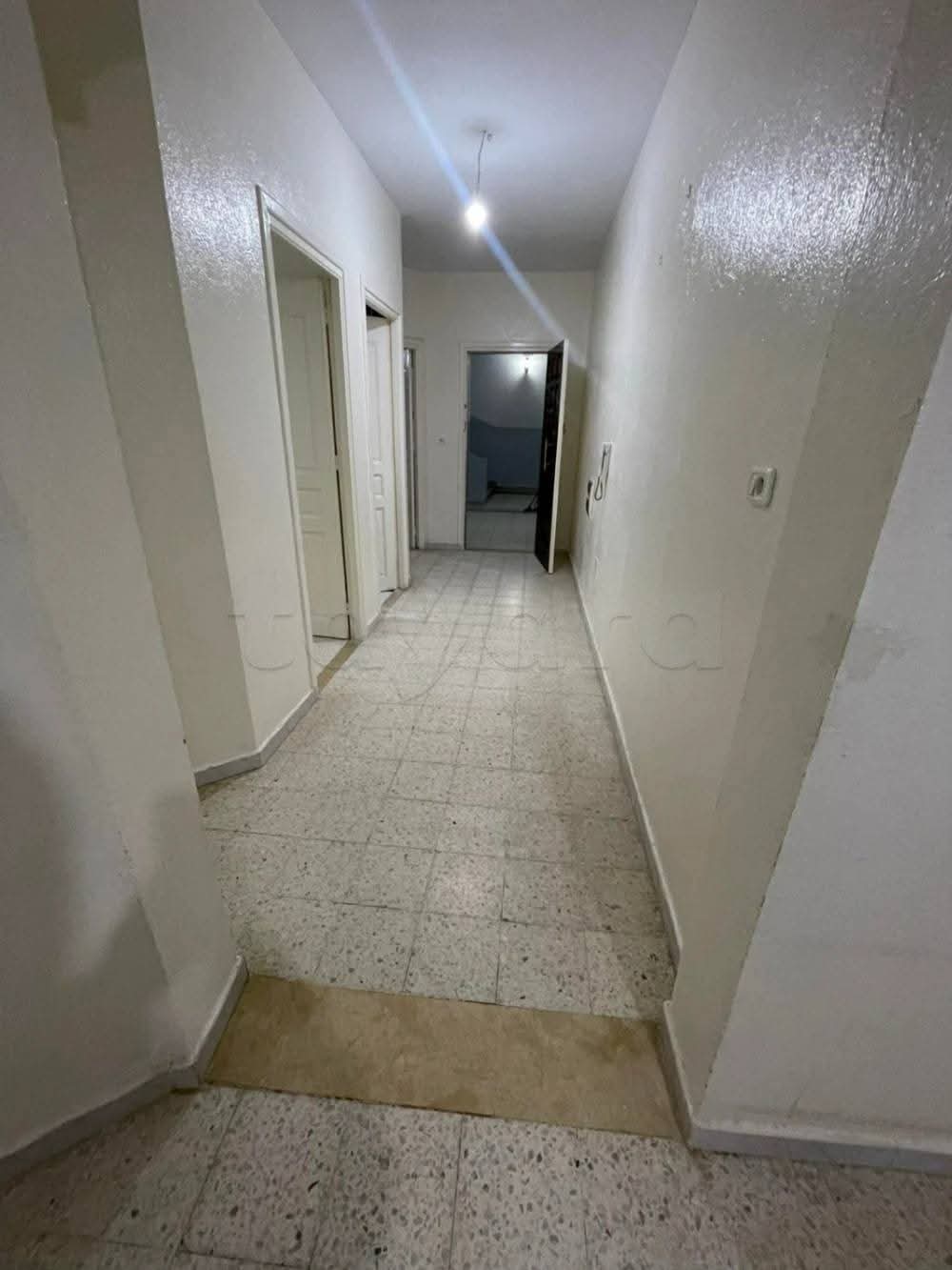 Mnihla&nbsp;Jardins d'el Menzah&nbsp;Location&nbsp;Appart. 2 pi�ces&nbsp;Etage de villa s2