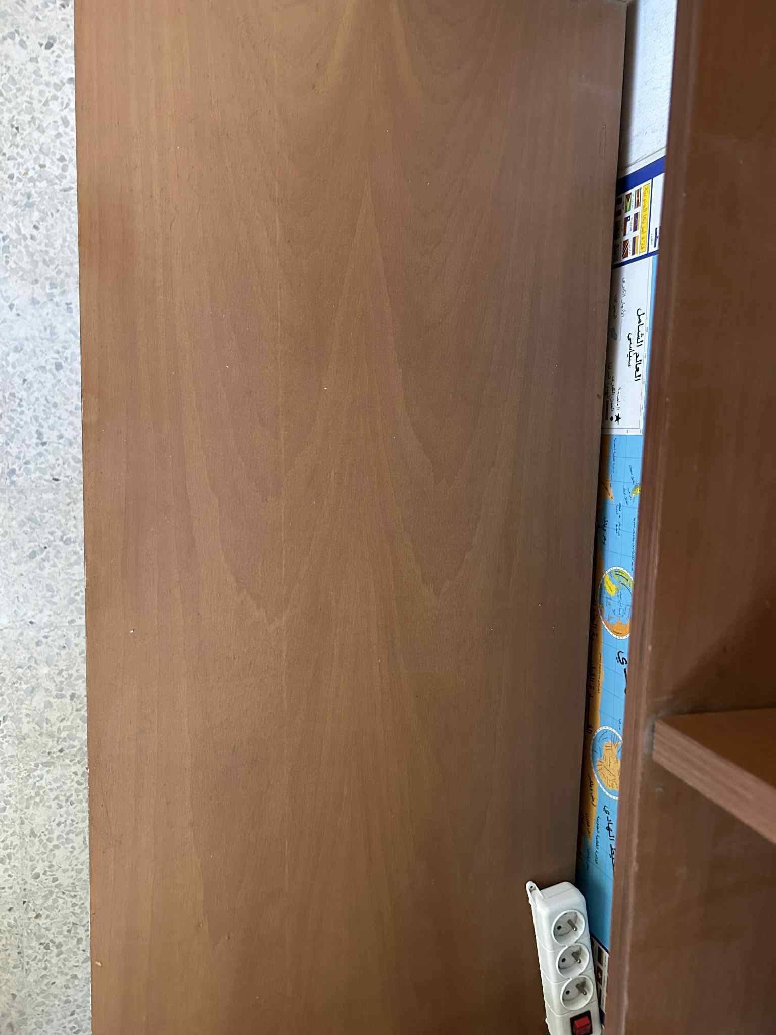 Megrine&nbsp;Megrine&nbsp;Meubles de bureau&nbsp;Bureaux - Tables&nbsp;Ahmed sellami