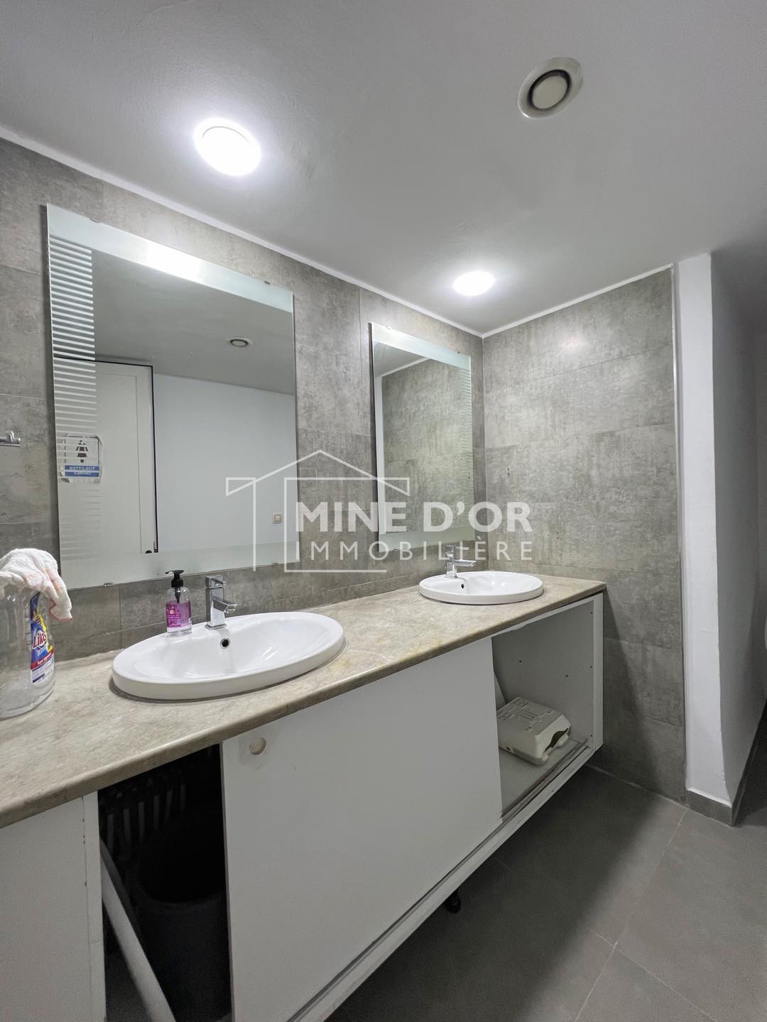 Cite El Khadra&nbsp;Zone urbaine nord&nbsp;Bureaux & Commerces&nbsp;Bureau&nbsp;Plateau ouvert au centre urbain