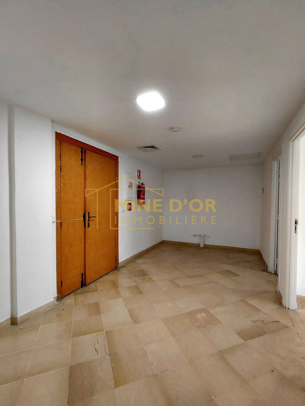 Bab Bhar&nbsp;Montplaisir&nbsp;Bureaux & Commerces&nbsp;Bureau&nbsp;Al plateau 380m au coeur montplaisir