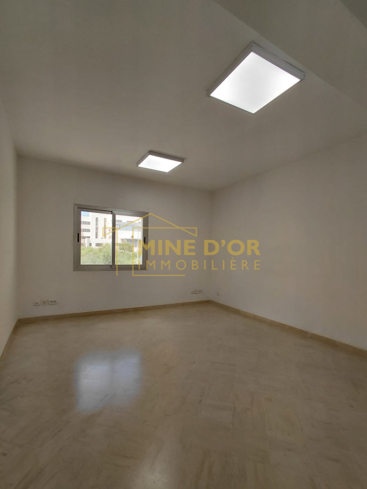 Bureaux & Commerces&nbsp;Bureau