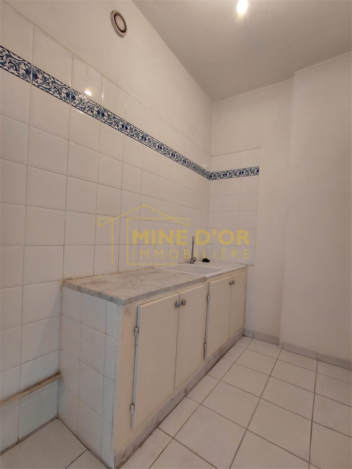 Bab Bhar&nbsp;Republique&nbsp;Vente&nbsp;Surfaces&nbsp;Av un bureau au centre ville tunis