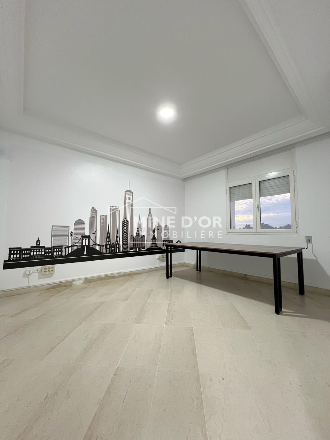 Cite El Khadra&nbsp;Zone urbaine nord&nbsp;Bureaux & Commerces&nbsp;Bureau&nbsp;Bureau open space et 2pi�ces au centre urbain nord