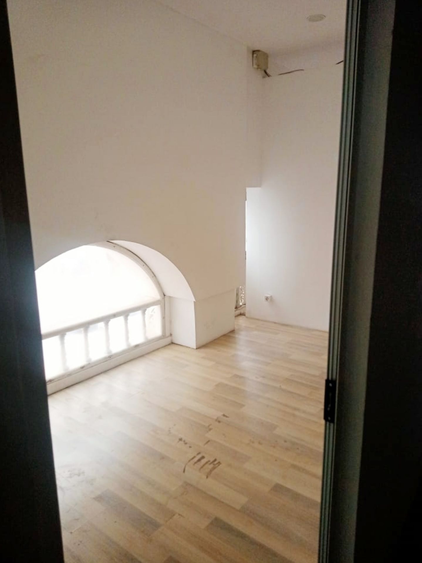 Ariana Ville&nbsp;Cite Ennasr 2&nbsp;Bureaux & Commerces&nbsp;Bureau&nbsp;Bureau 1 pi�ce plein centre cit� ennasr