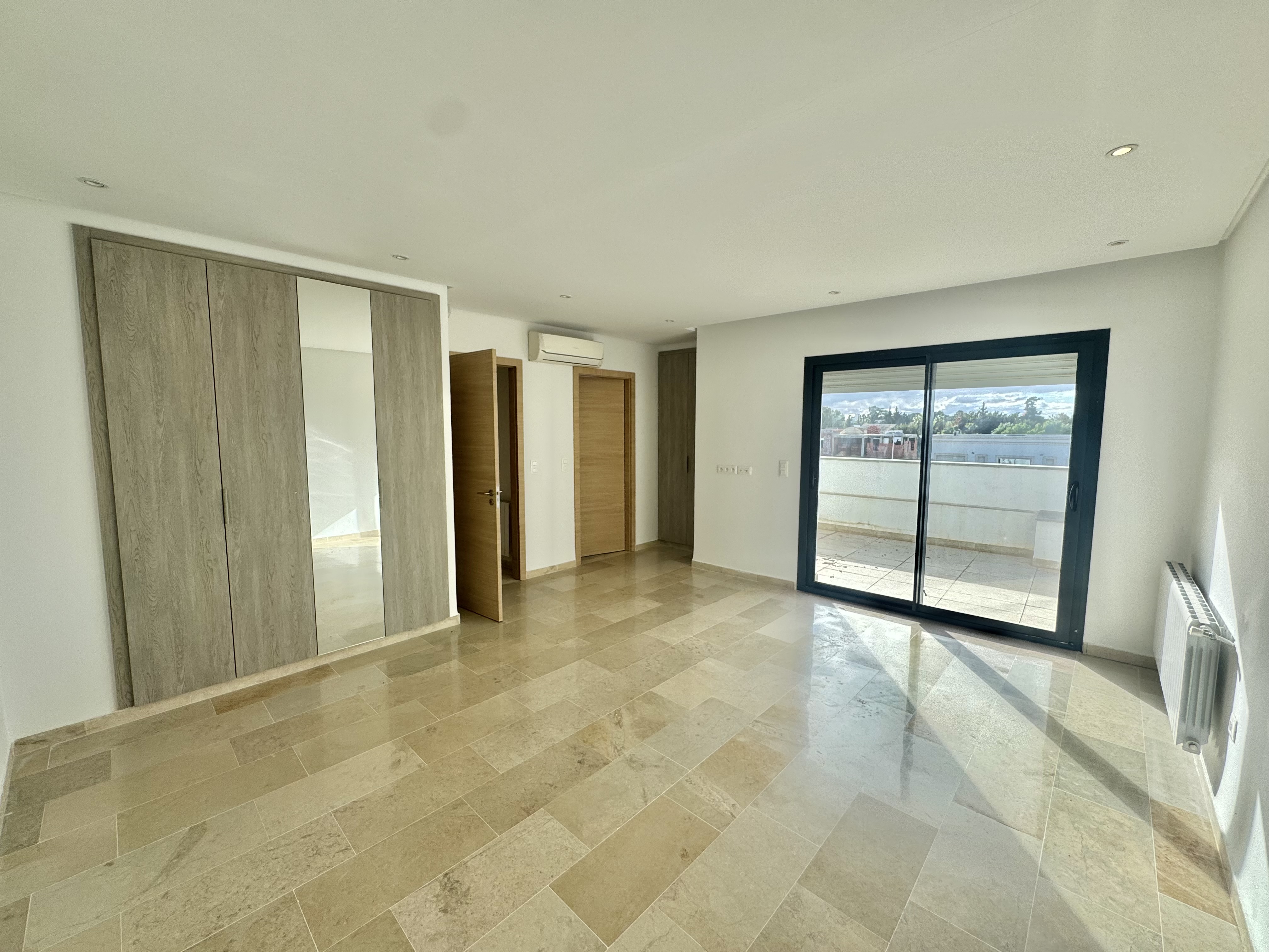 La Soukra&nbsp;La Soukra&nbsp;Location&nbsp;Duplex&nbsp;Triplex s4 � la soukra