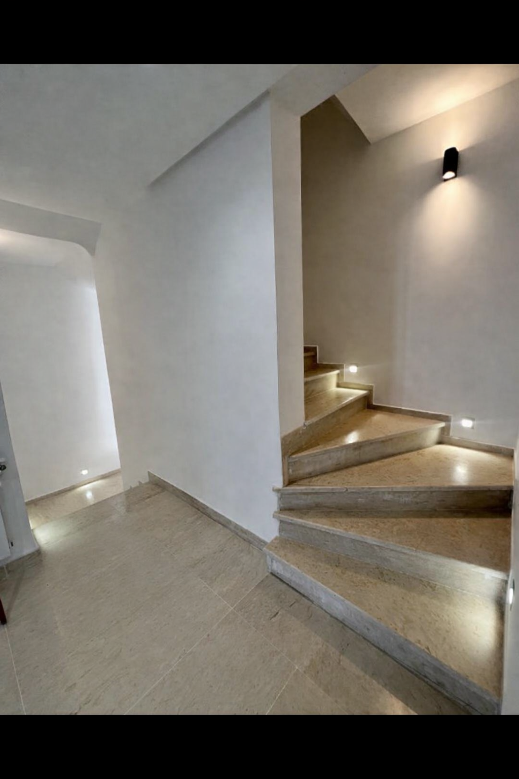 La Soukra&nbsp;Chotrana 3&nbsp;Location&nbsp;Maisons&nbsp;Triplex  soukra   haut standing