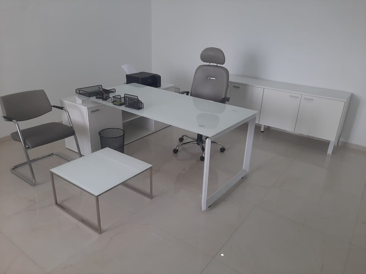 El Menzah&nbsp;El Menzah 9&nbsp;Meubles de bureau&nbsp;Bureaux - Tables&nbsp;Meubles bureau