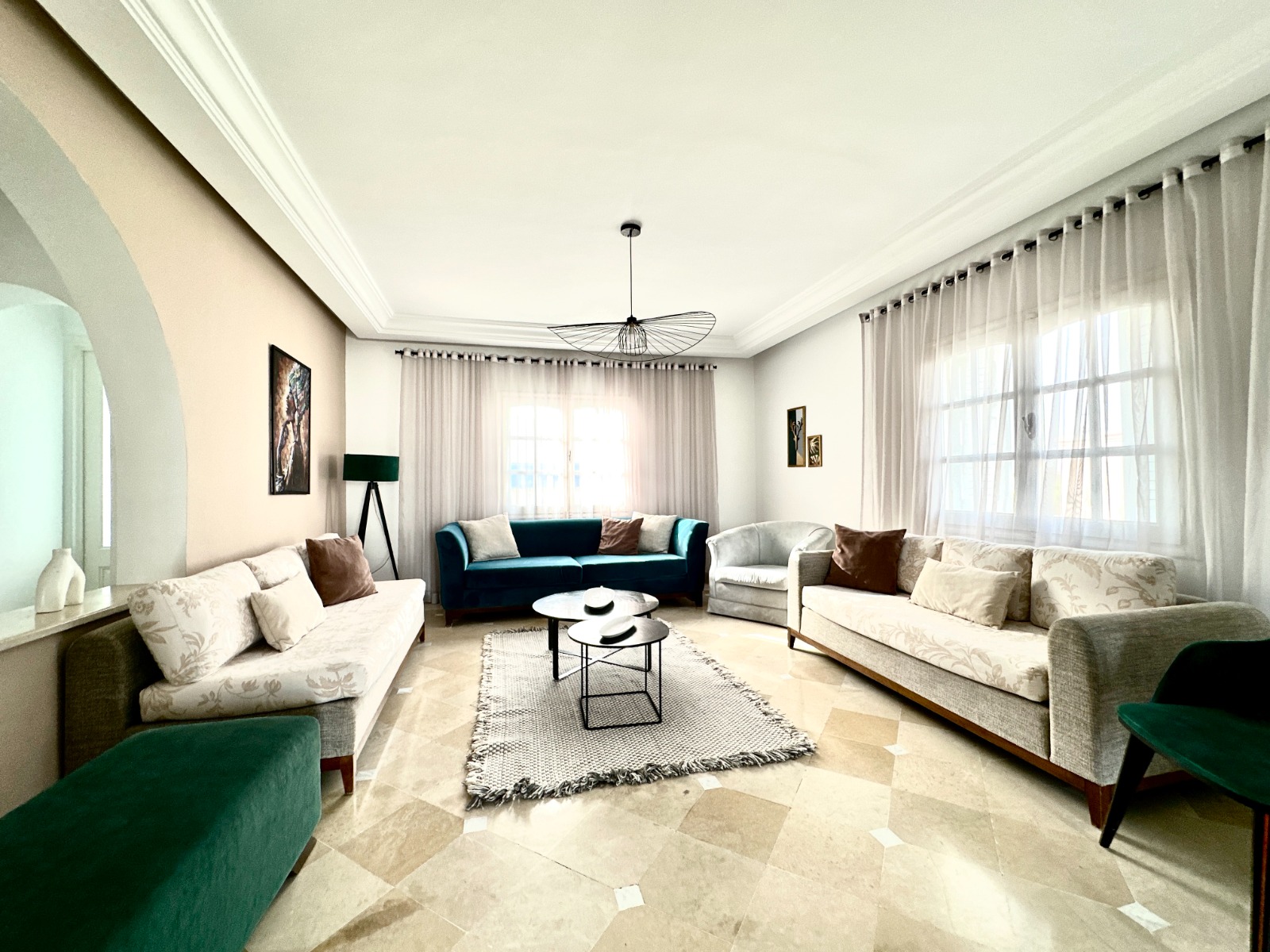 La Marsa&nbsp;Marsa Ennassim&nbsp;Location&nbsp;Appart. 4 pi�ces&nbsp;�tage de villa s3 � la marsa