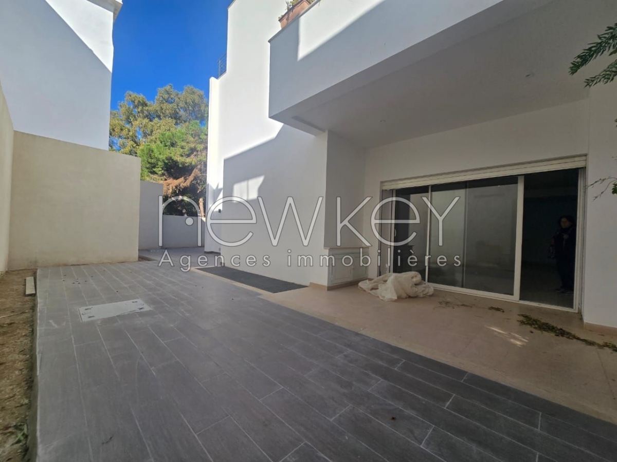 La Marsa&nbsp;Marsa Ennassim&nbsp;Location&nbsp;Appart. 3 pi�ces&nbsp;S2 luxueux  � la marsa avec deux suites